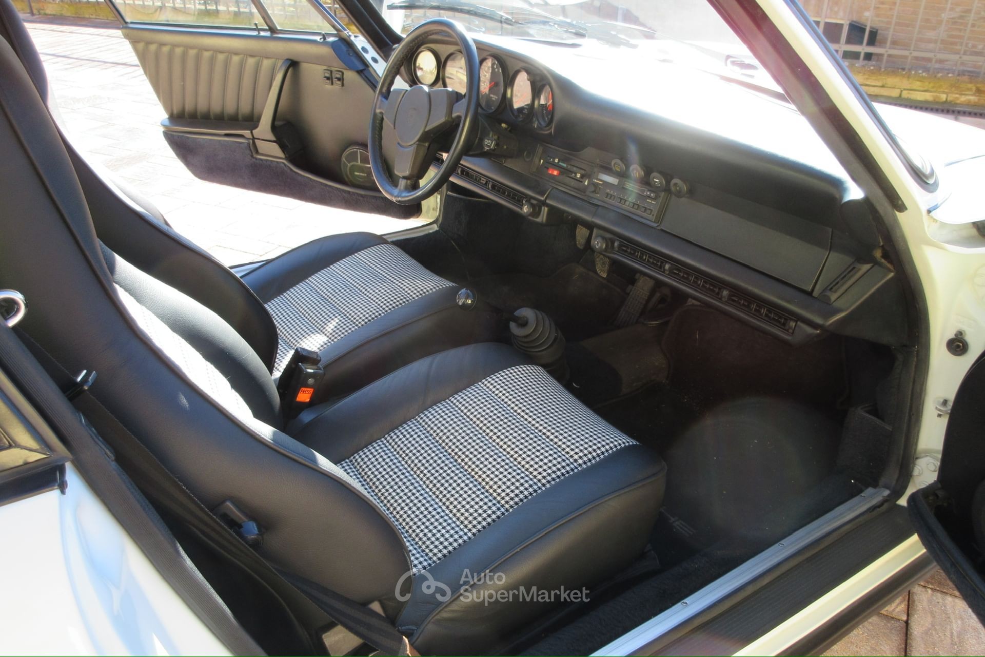 Porsche 911 Carrera