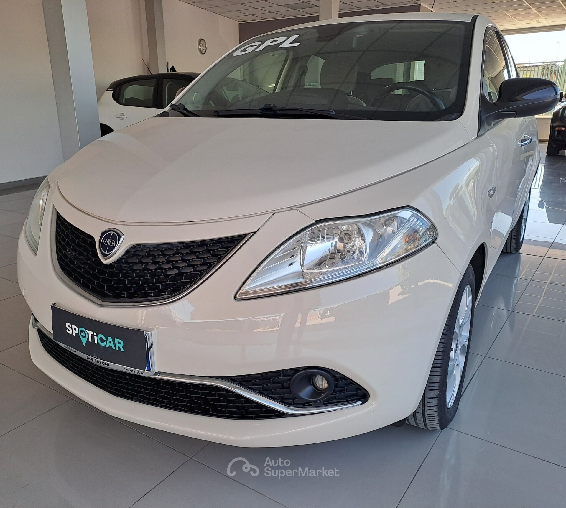 Lancia Ypsilon