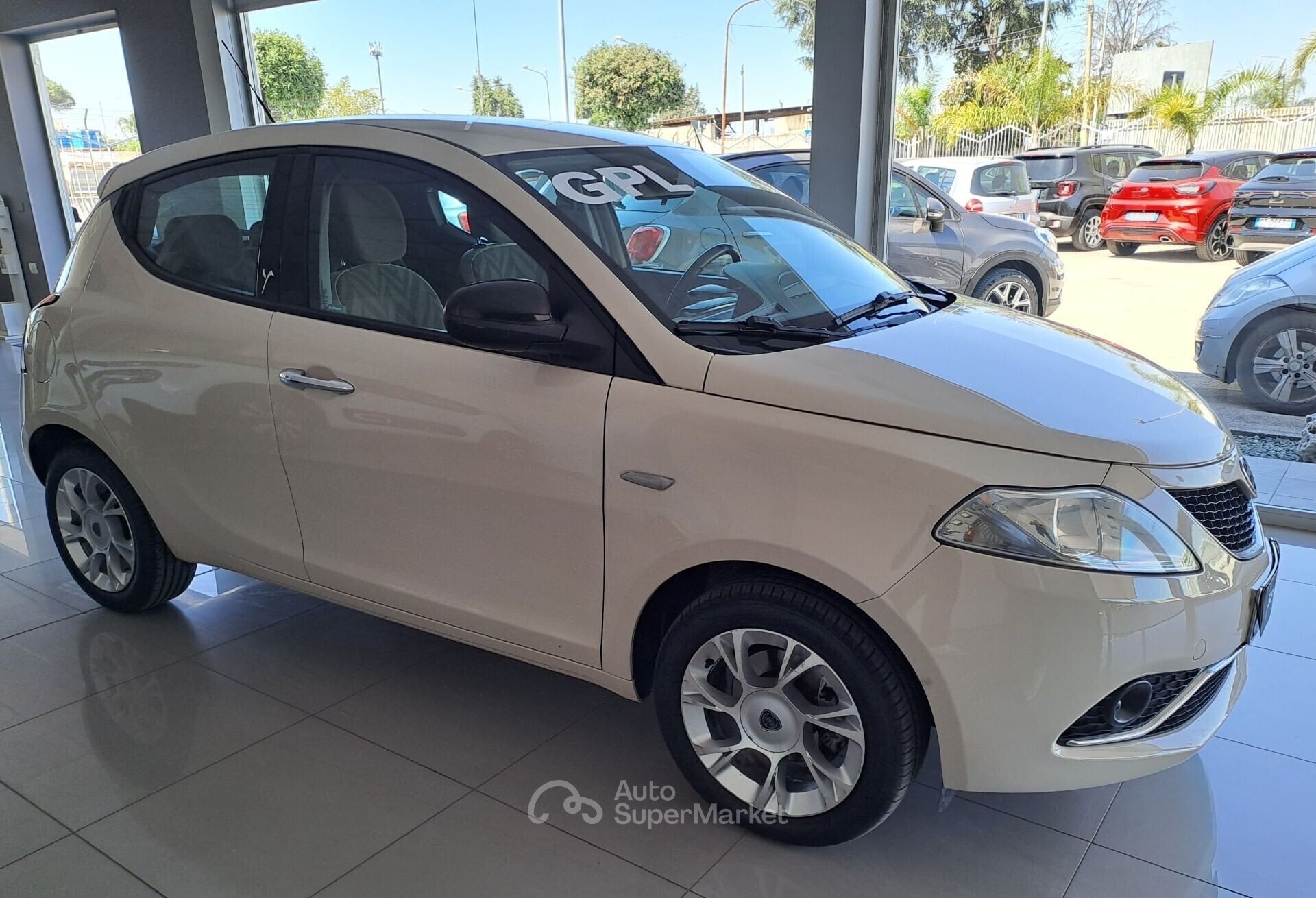 Lancia Ypsilon