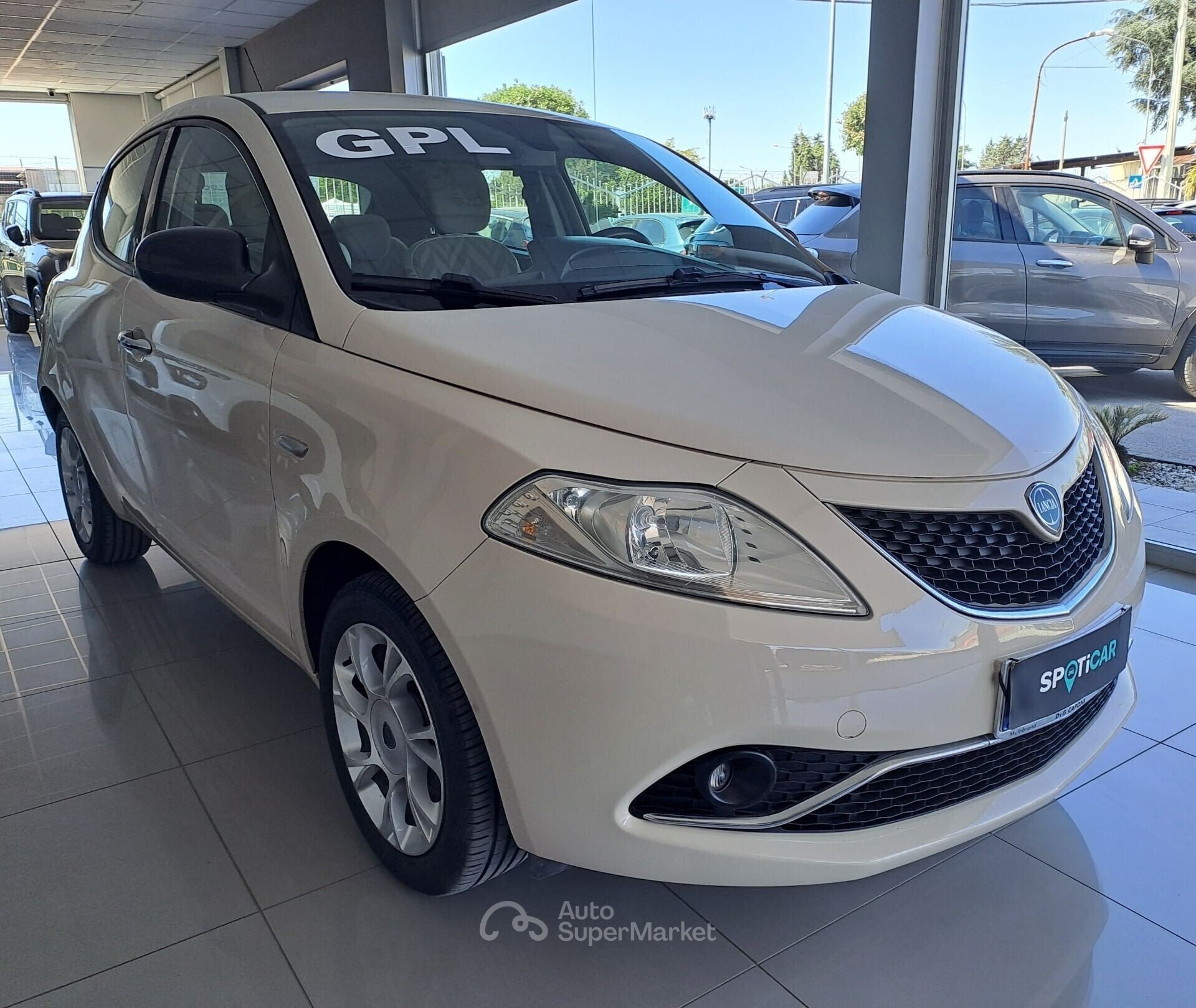 Lancia Ypsilon