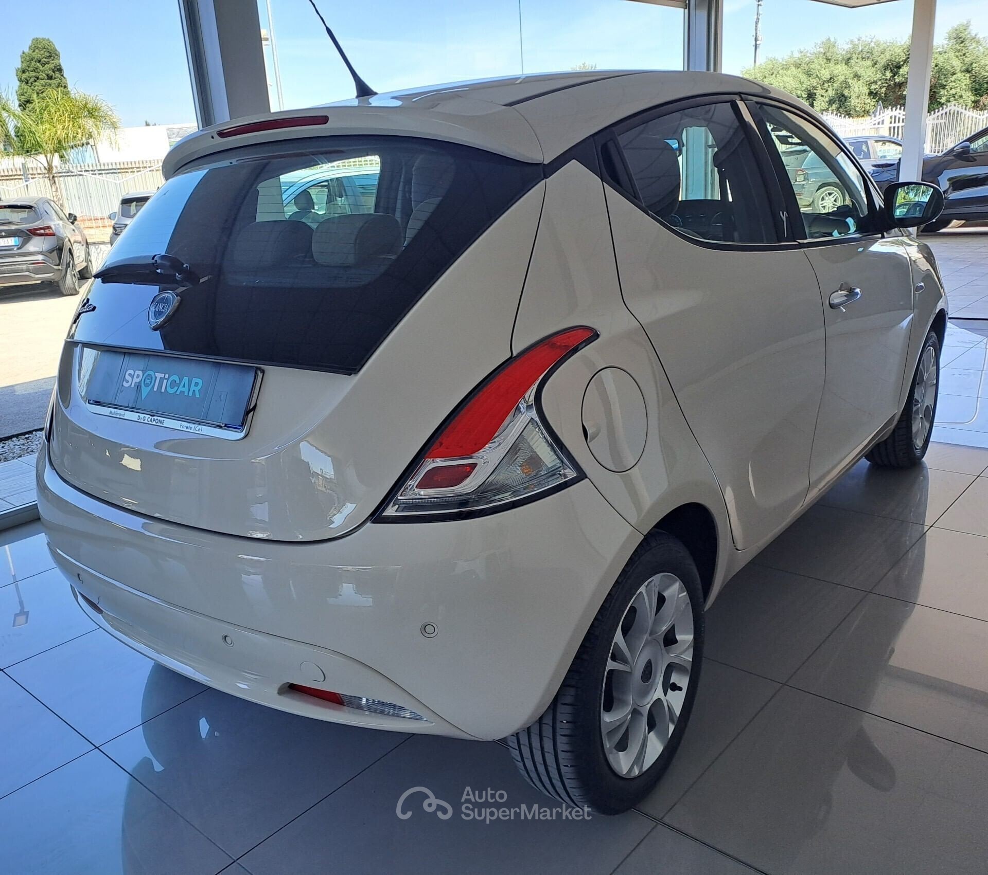 Lancia Ypsilon