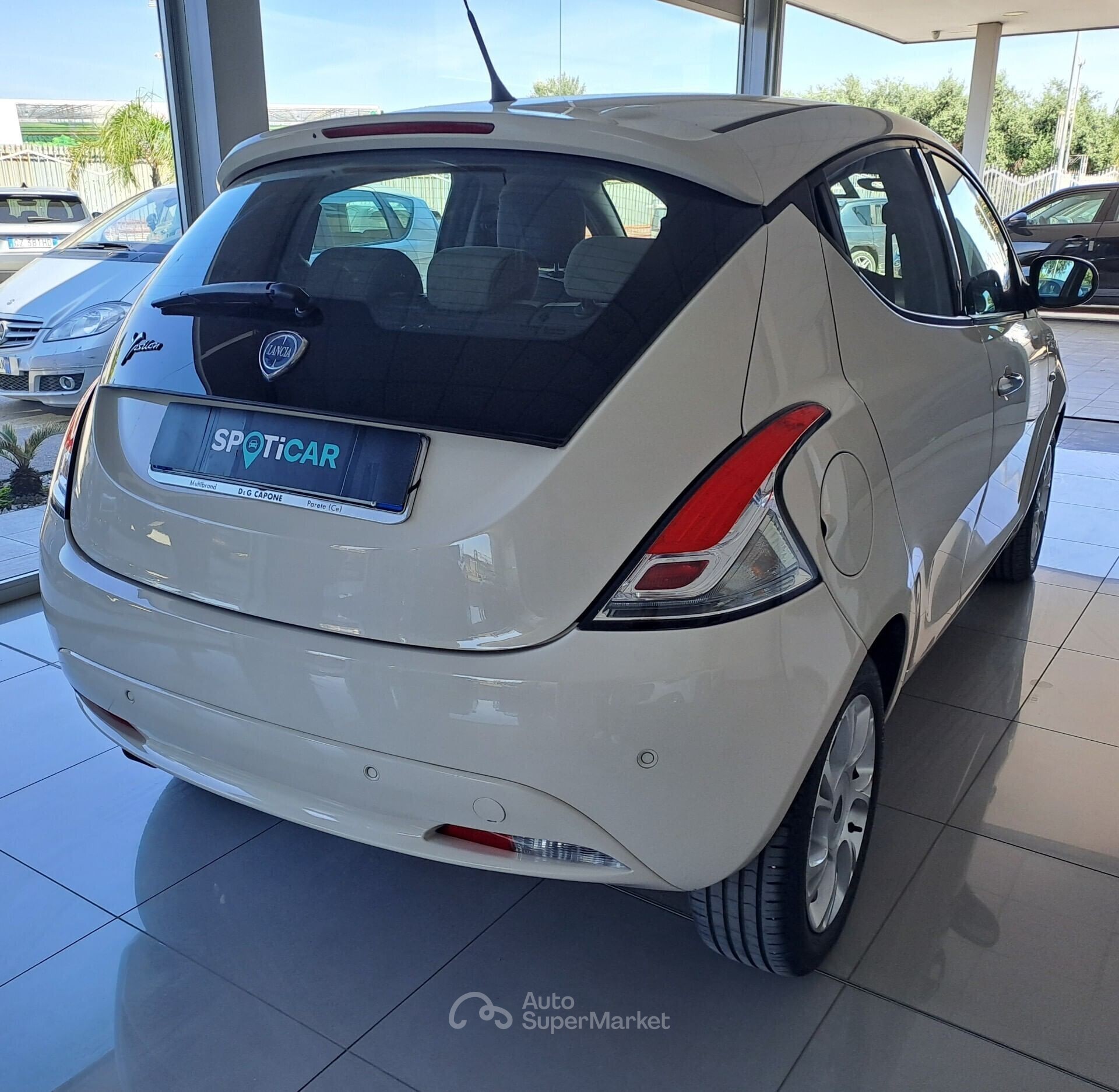 Lancia Ypsilon