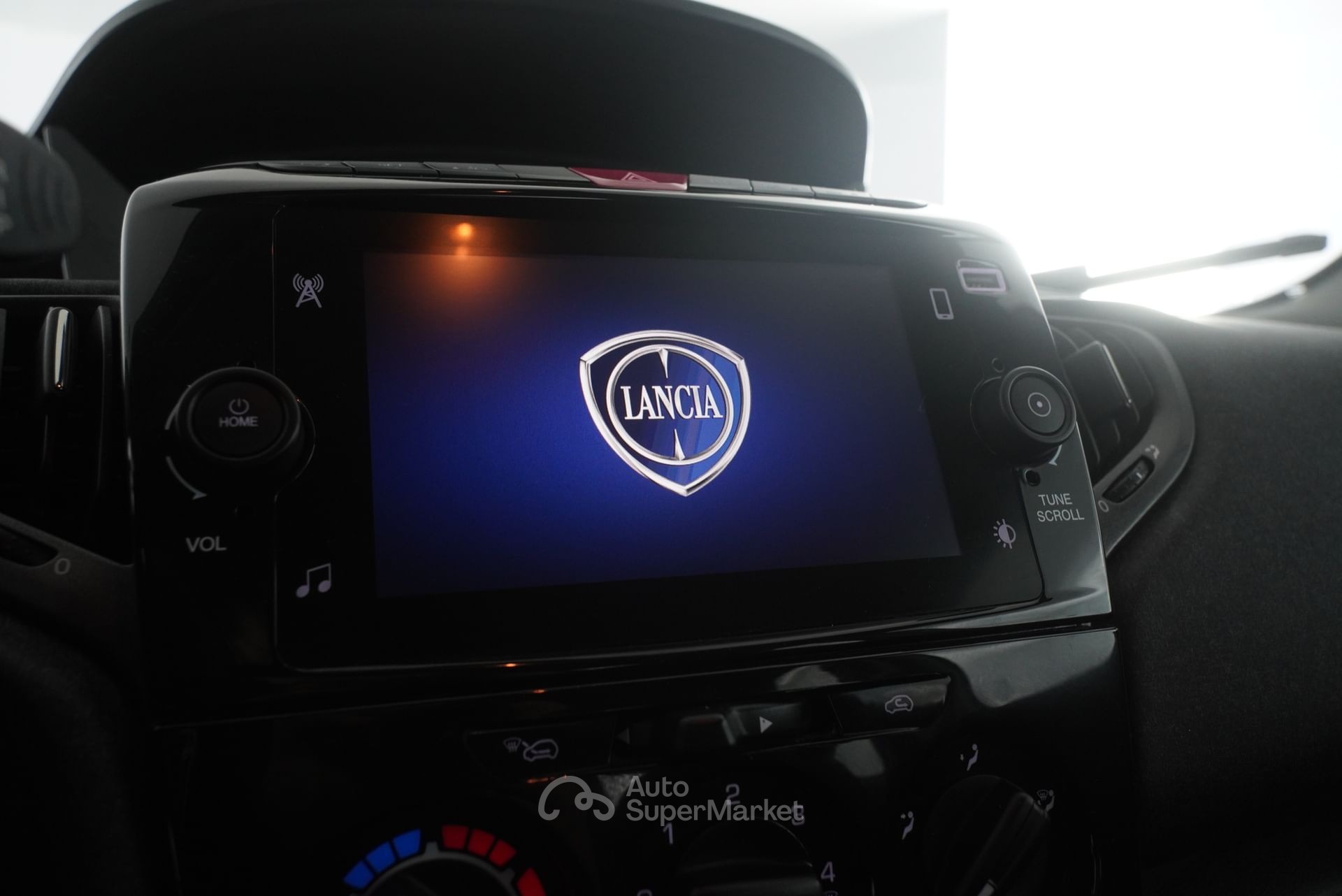 Lancia Ypsilon