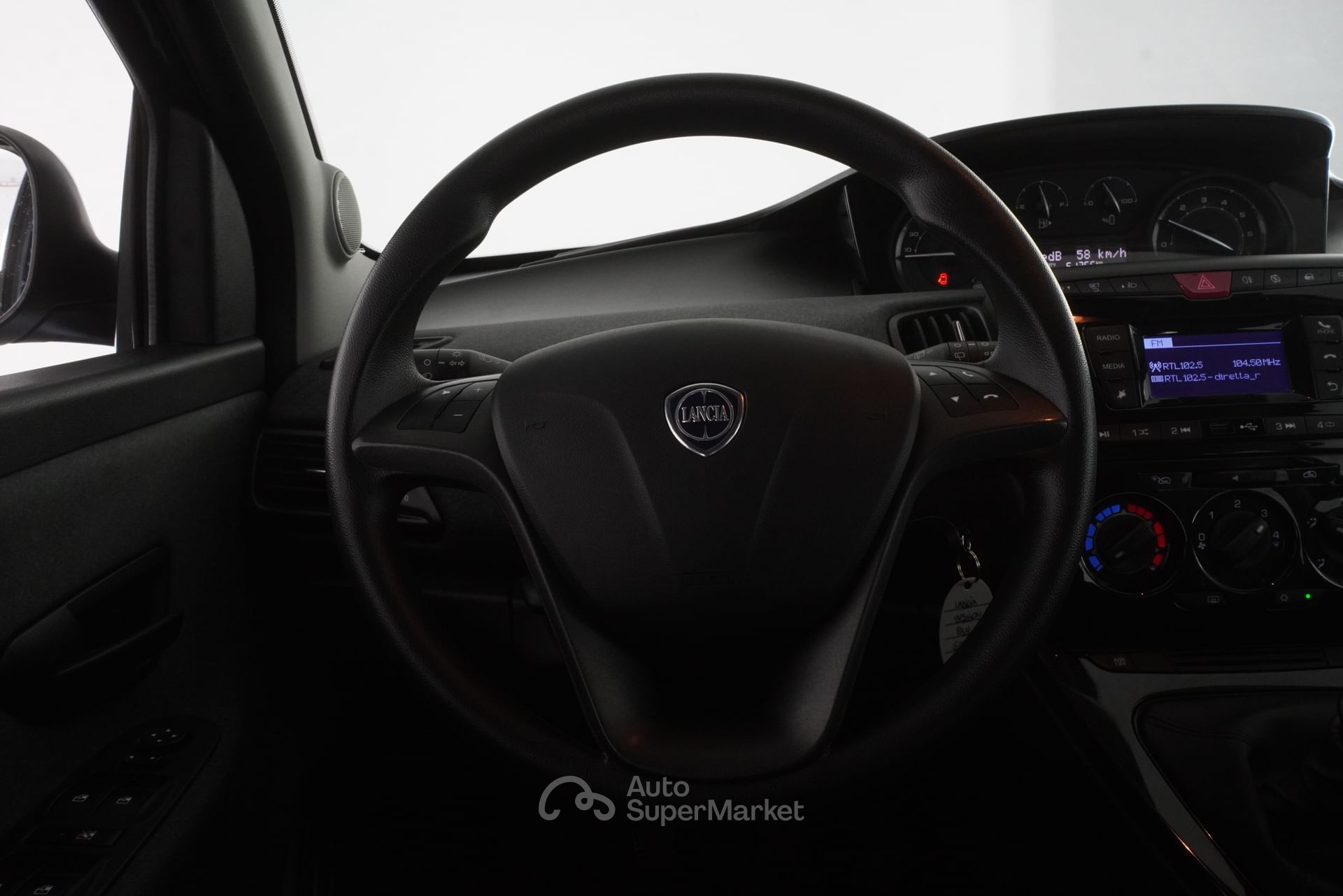 Lancia Ypsilon