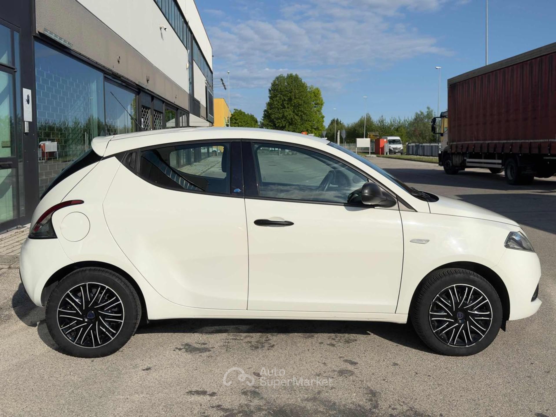 Lancia Ypsilon