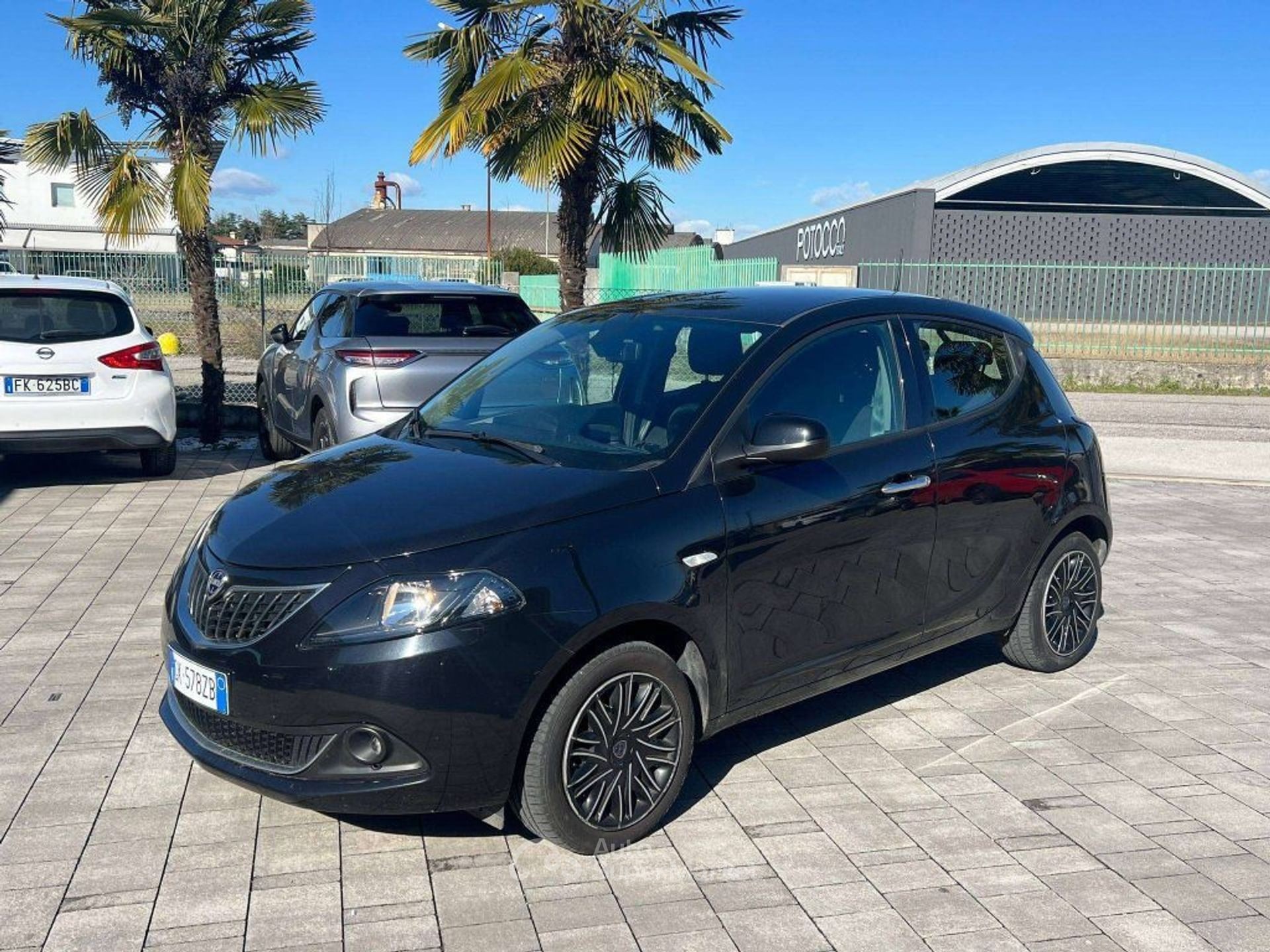 Lancia Ypsilon
