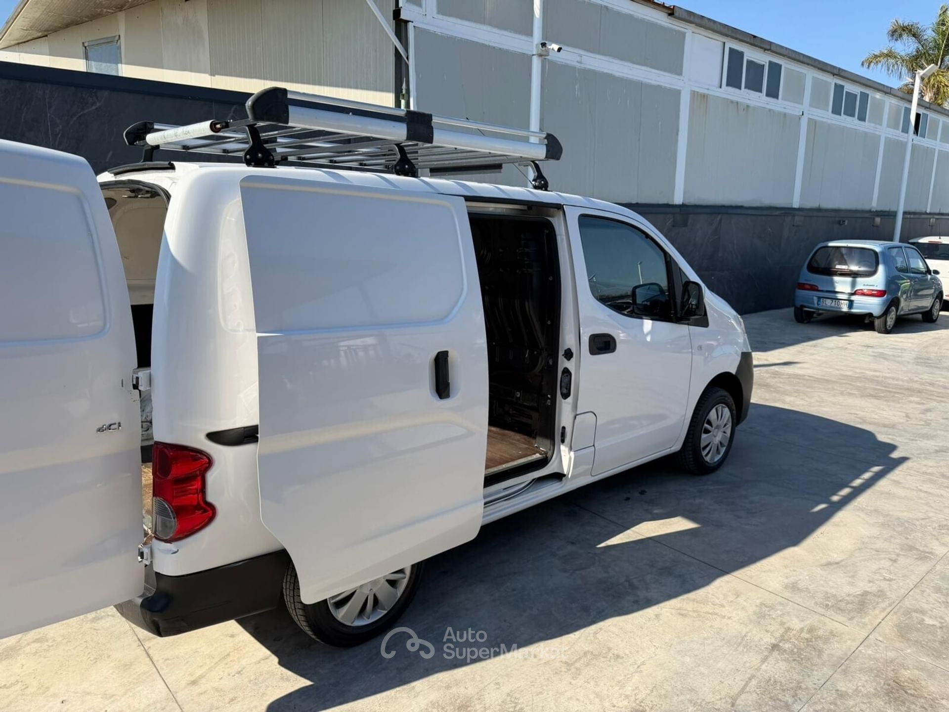 Nissan NV200