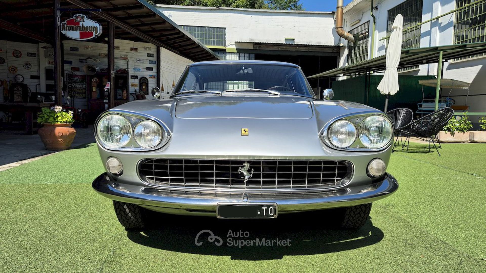 Ferrari 330 GT