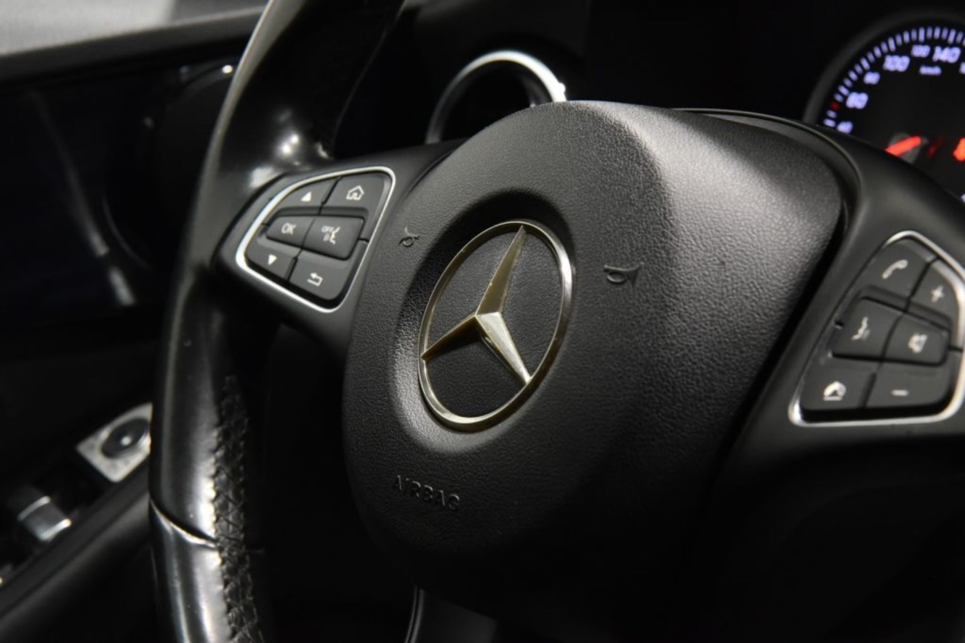 Mercedes 200 d - Volante