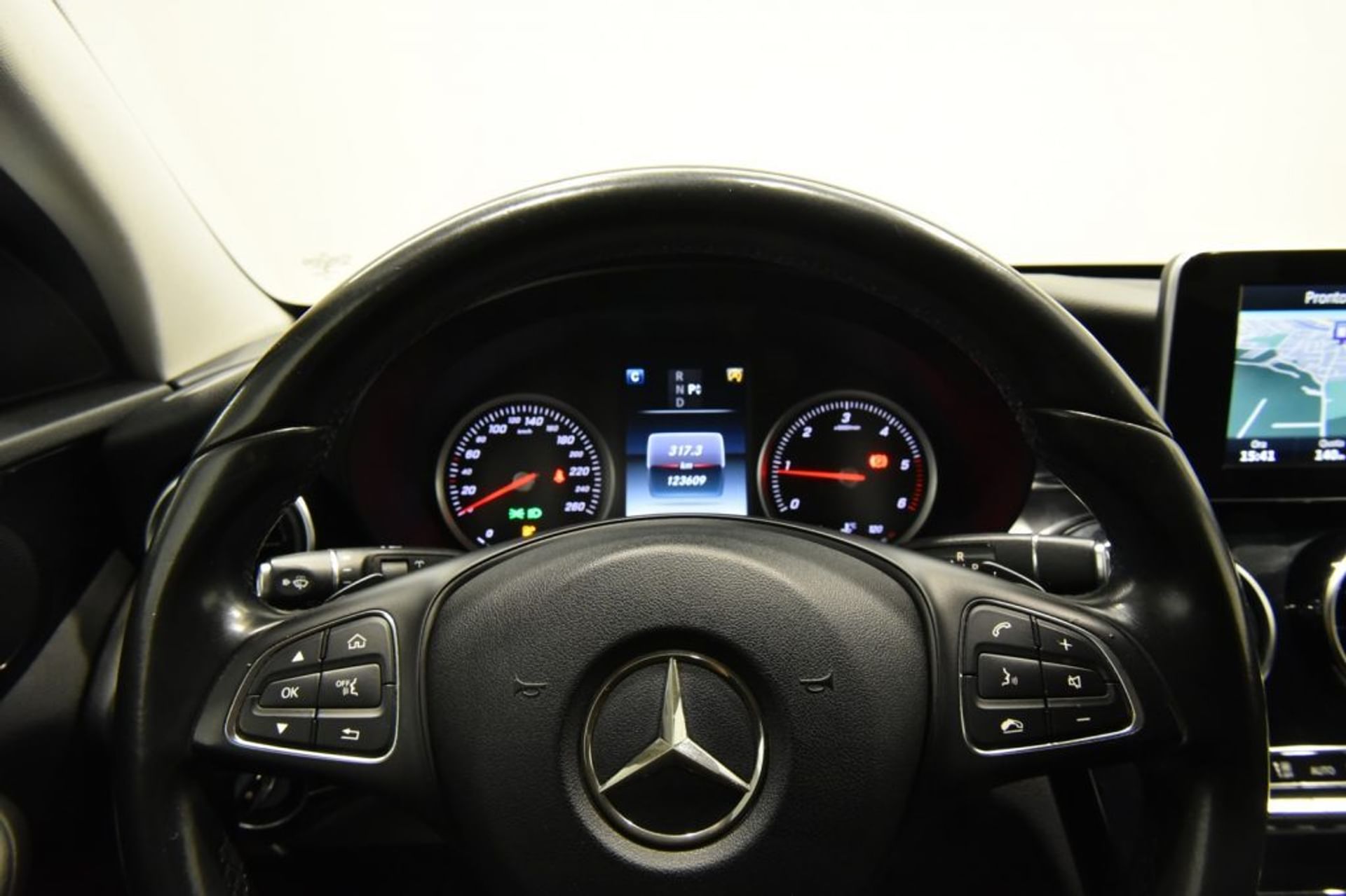 Mercedes 200 d - Volante