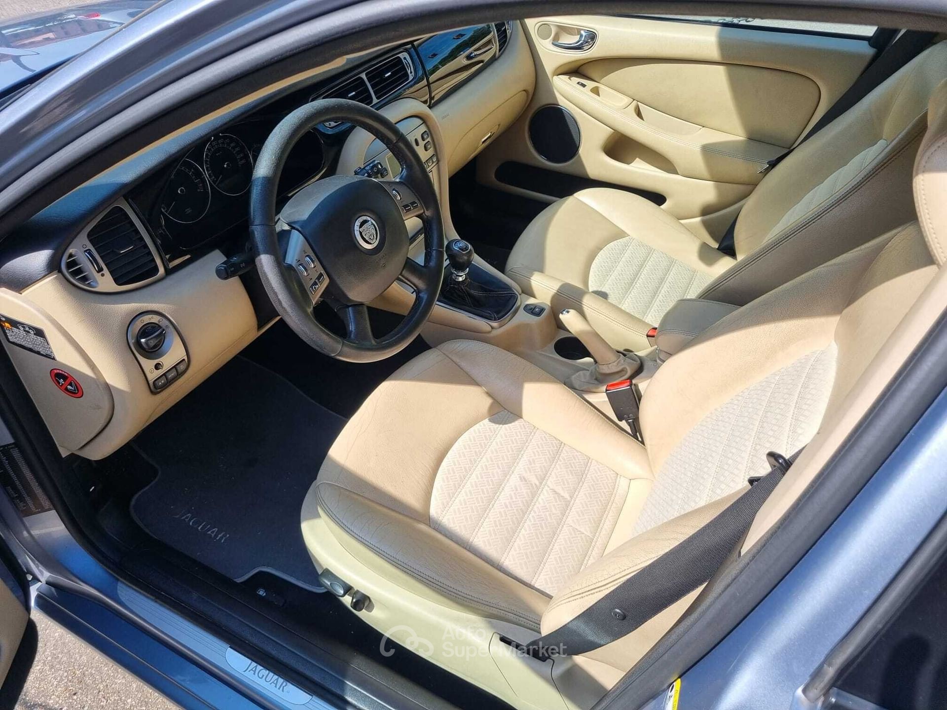 Jaguar X-Type