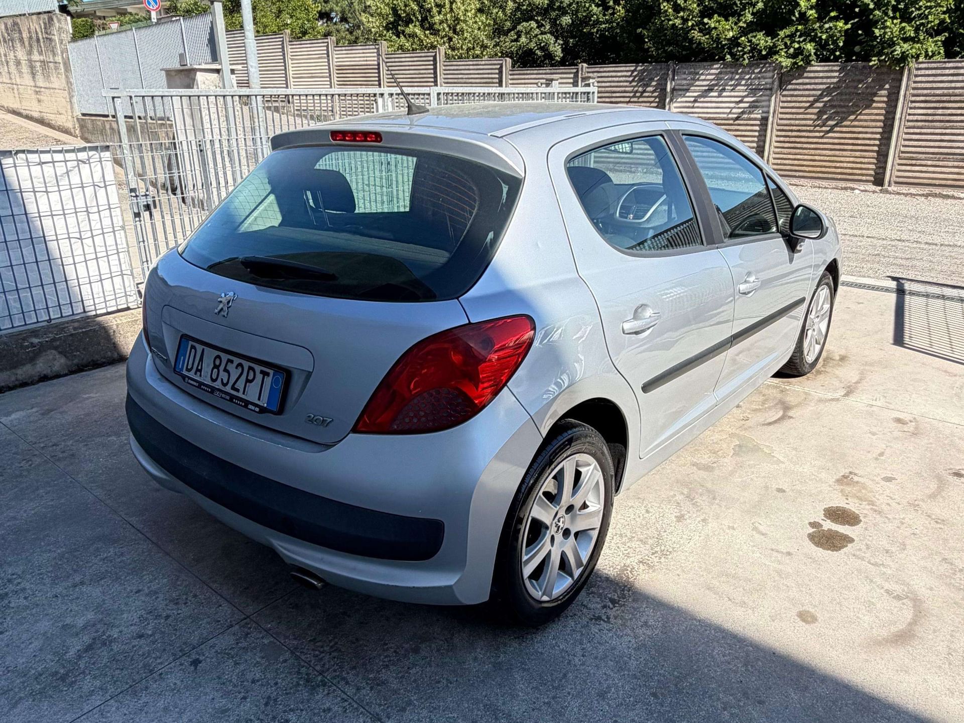 Peugeot 207