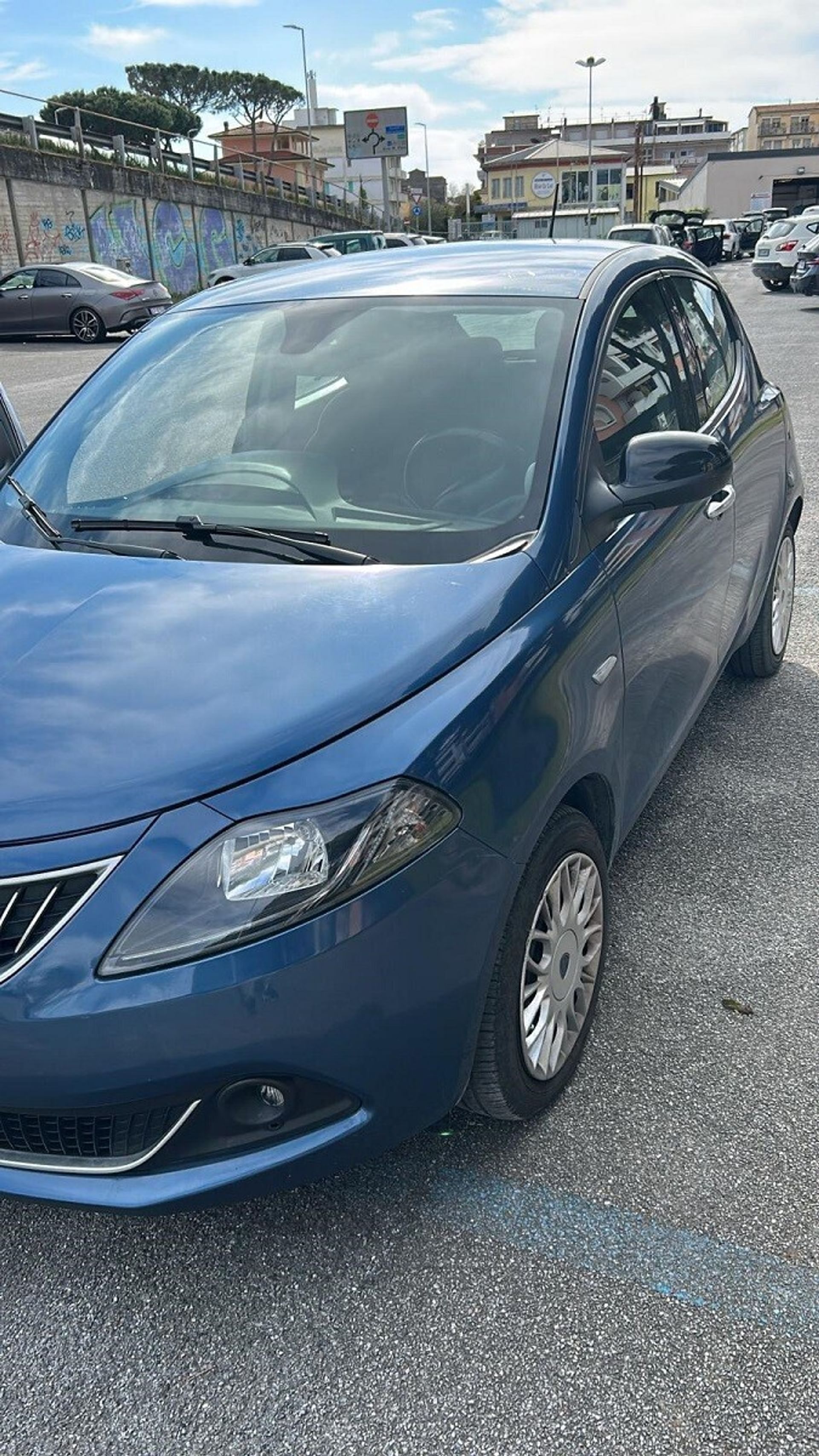 Lancia Ypsilon