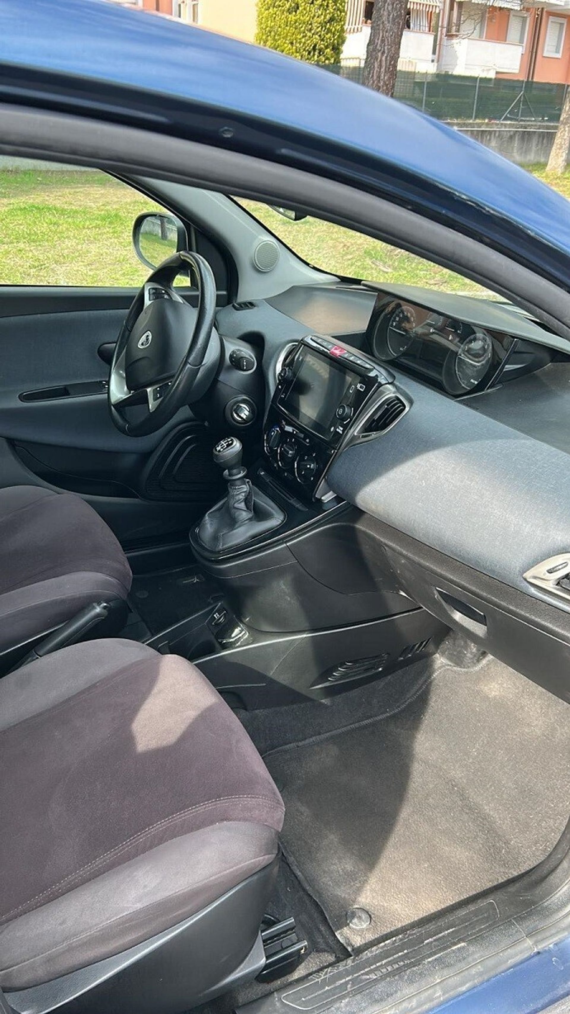 Lancia Ypsilon