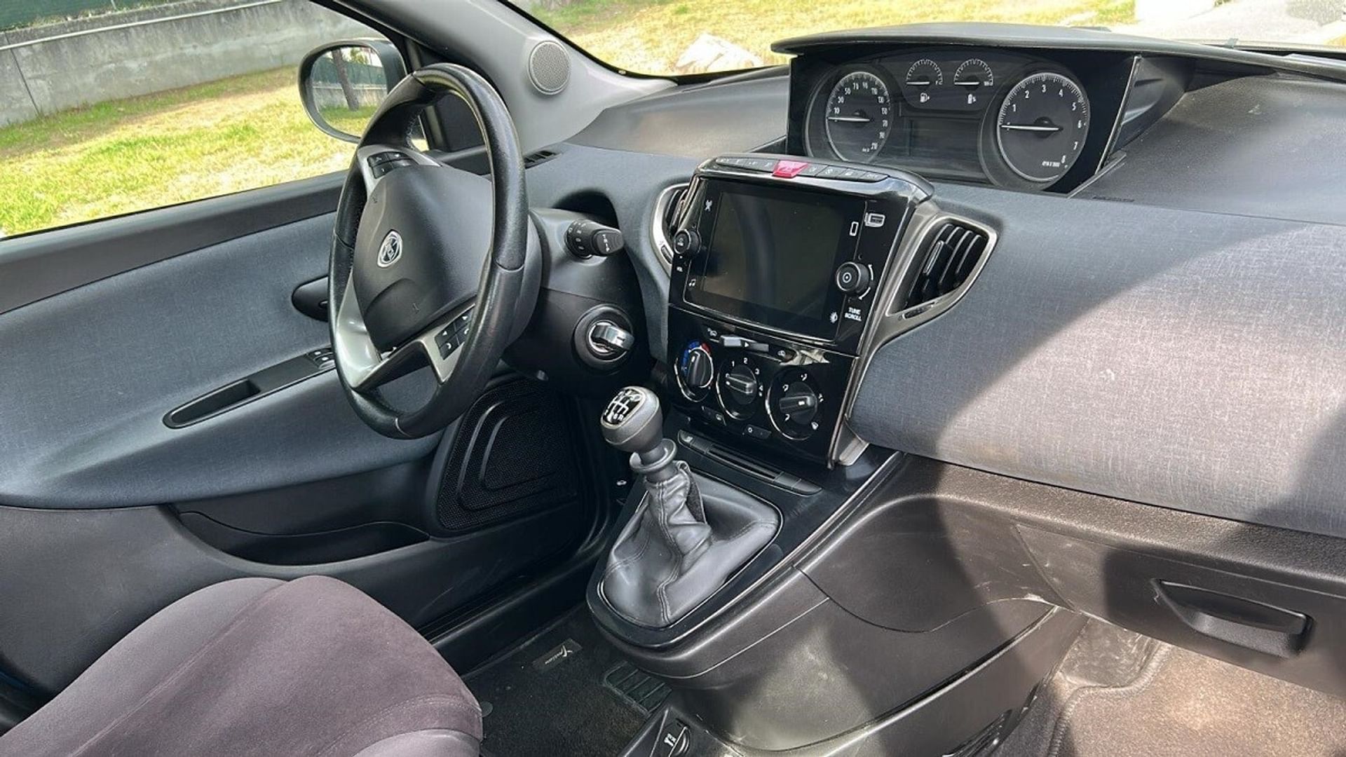 Lancia Ypsilon