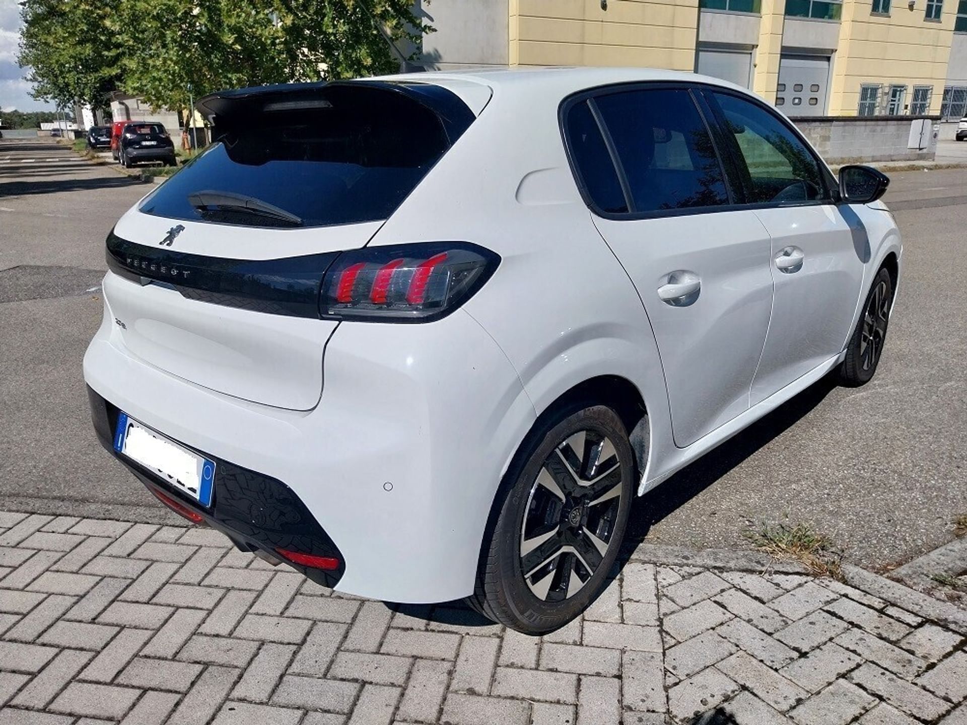 Peugeot 208