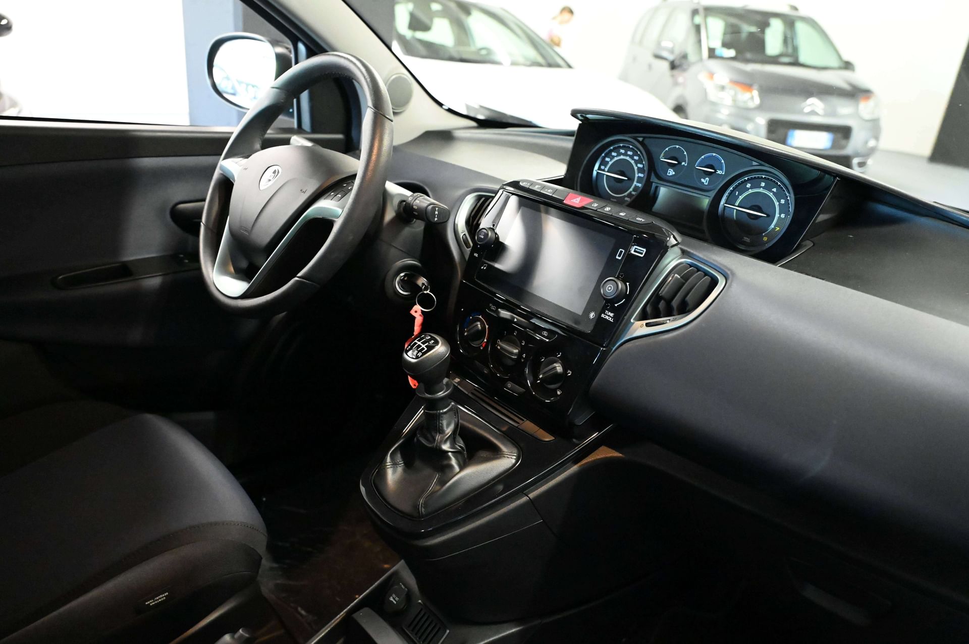 Lancia Ypsilon