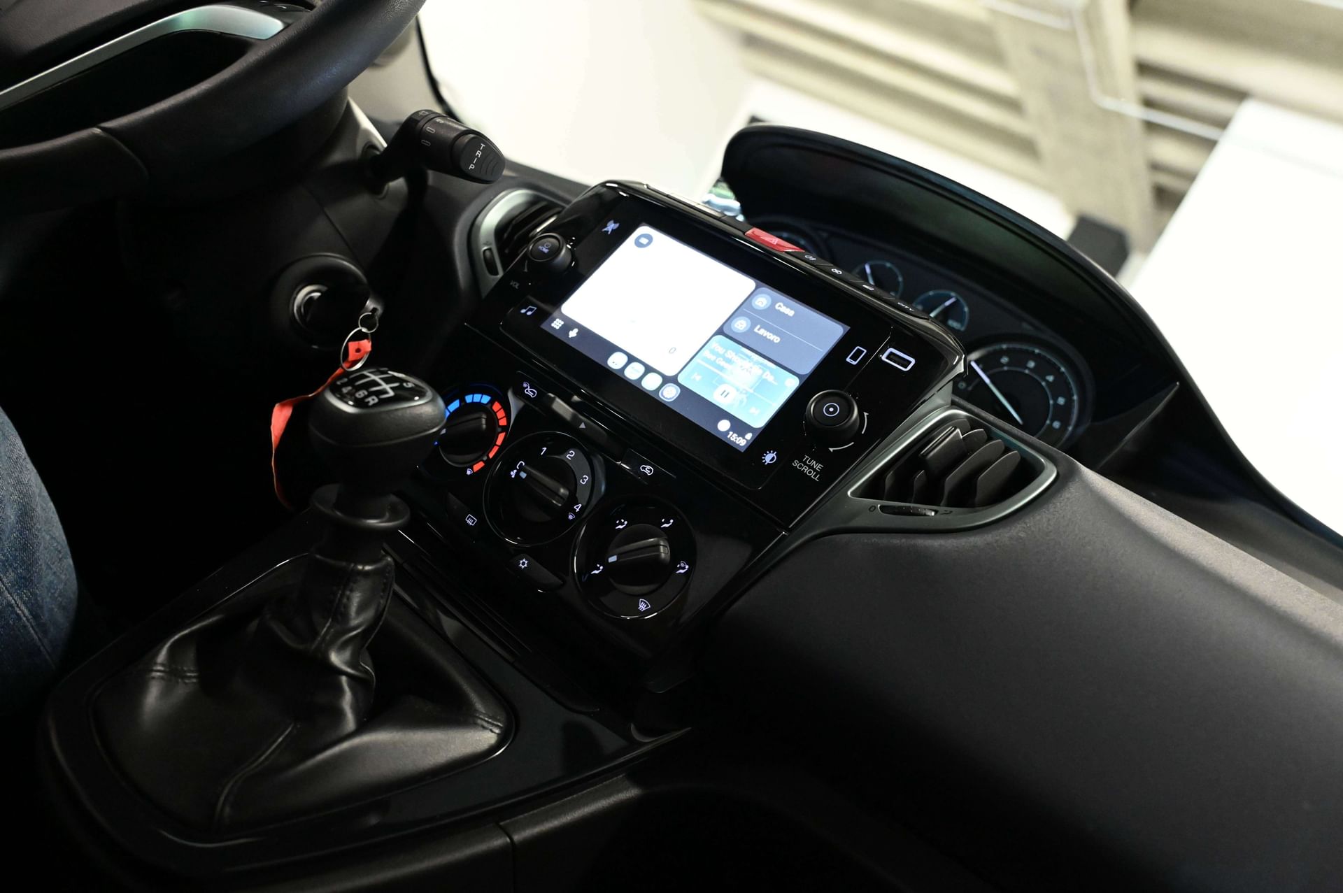 Lancia Ypsilon
