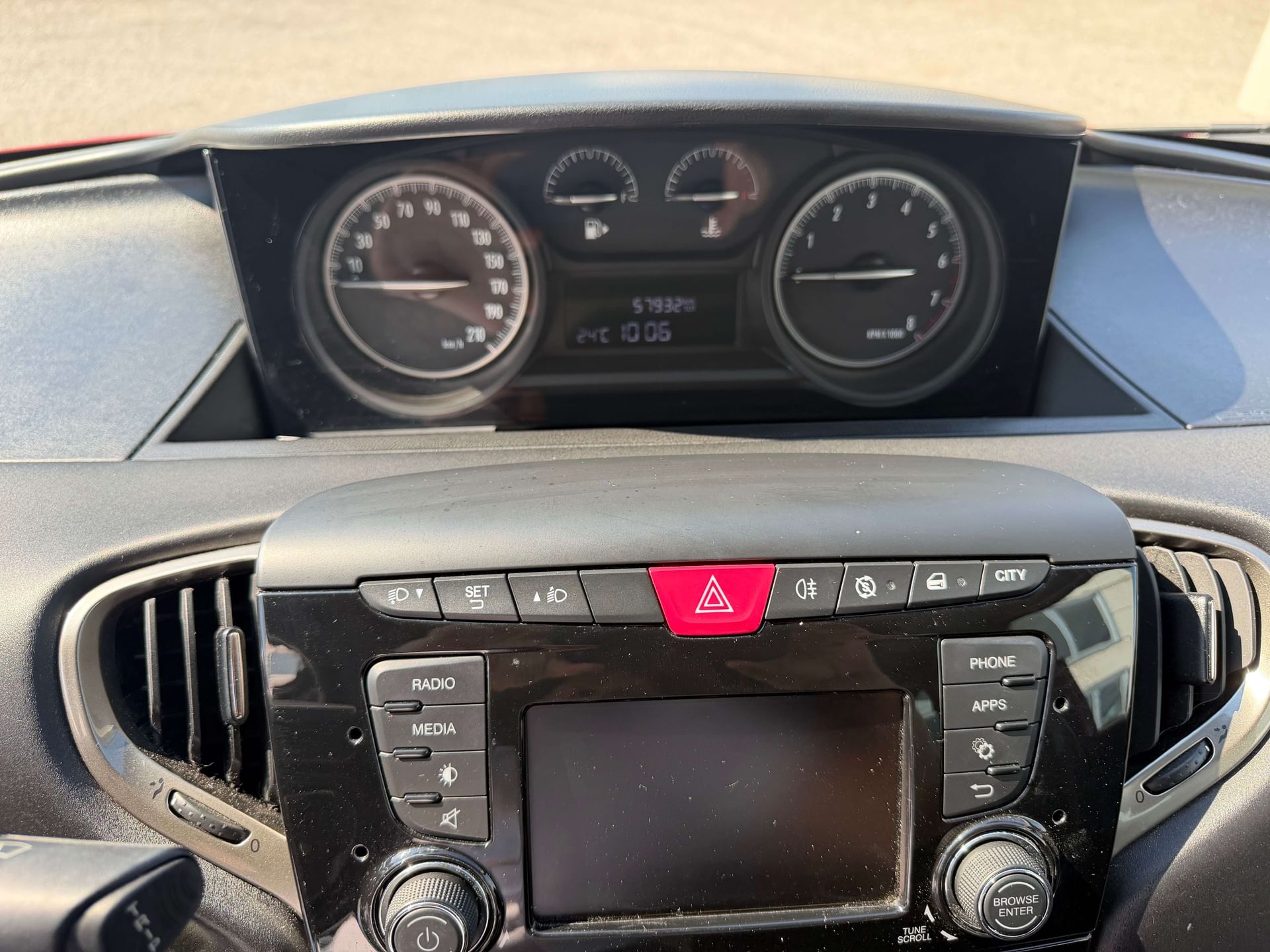Lancia Ypsilon