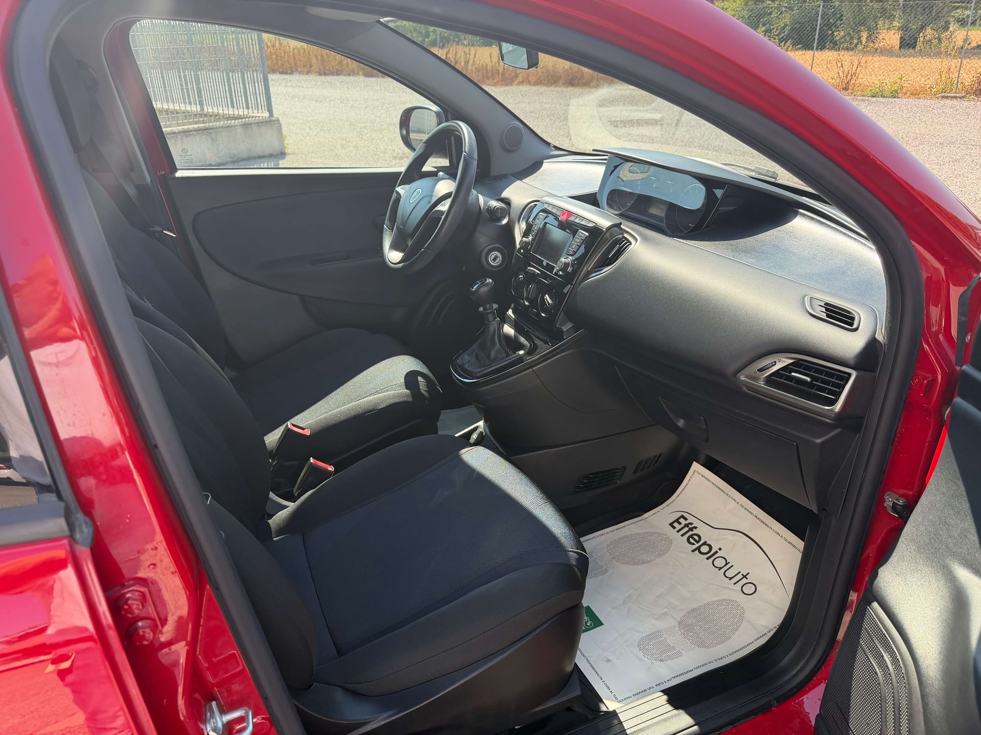 Lancia Ypsilon