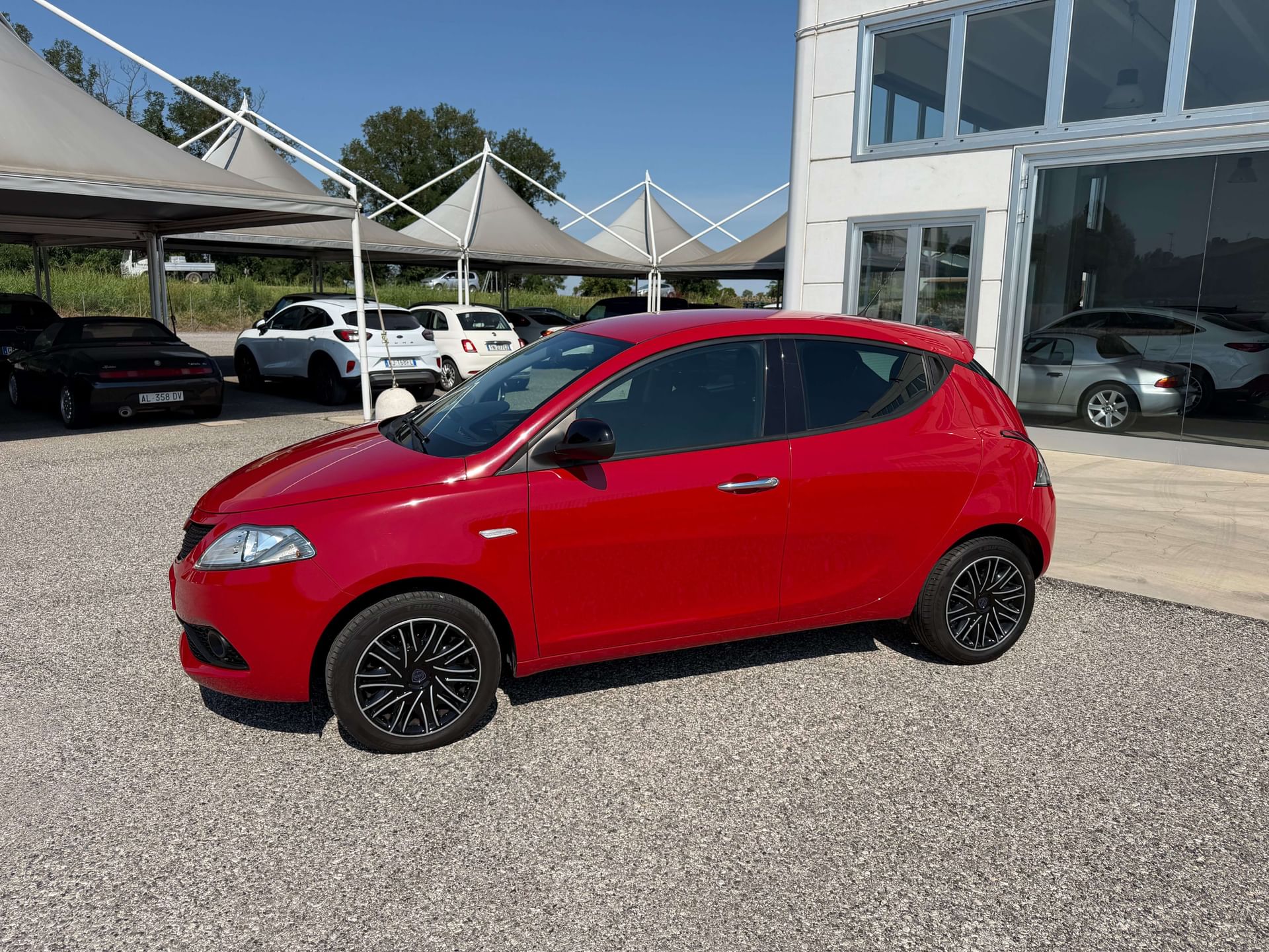 Lancia Ypsilon