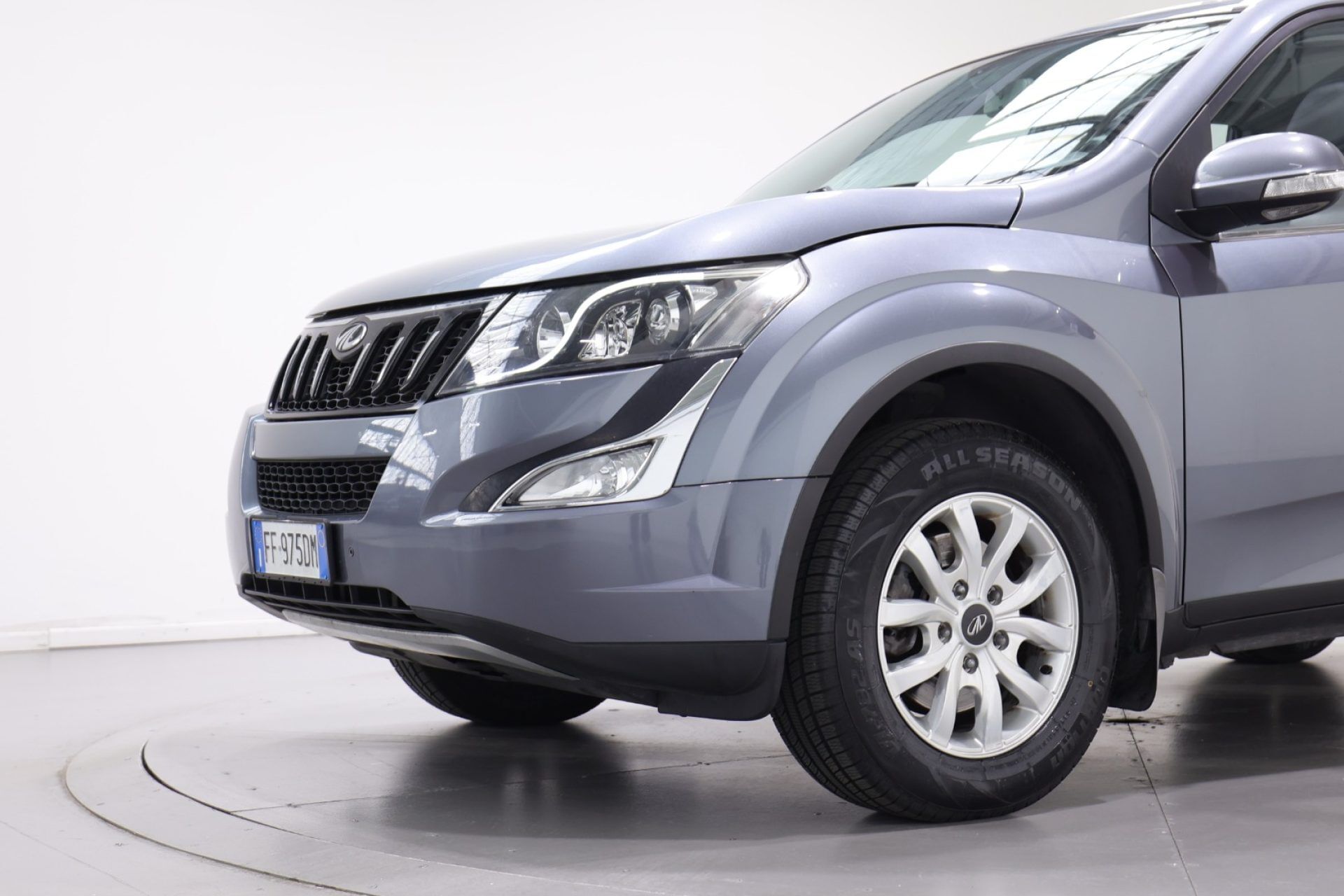 Mahindra XUV500