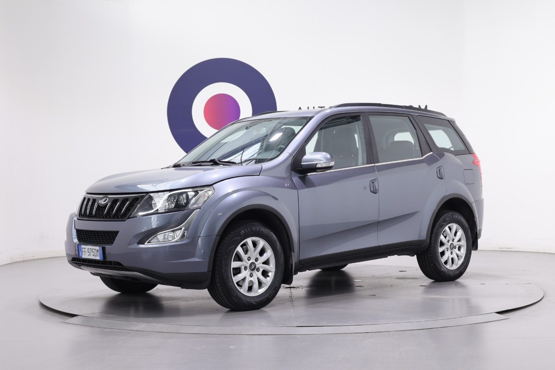 Mahindra XUV500