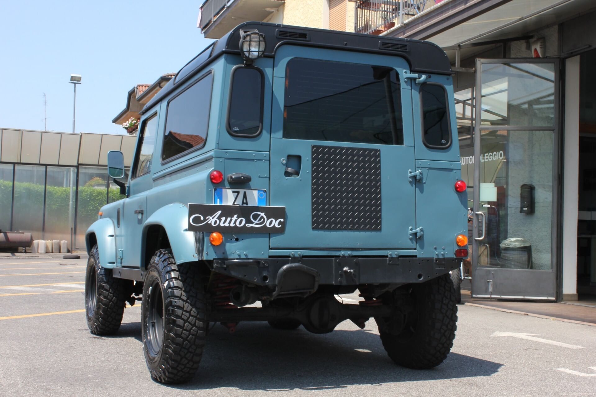 Land Rover Defender