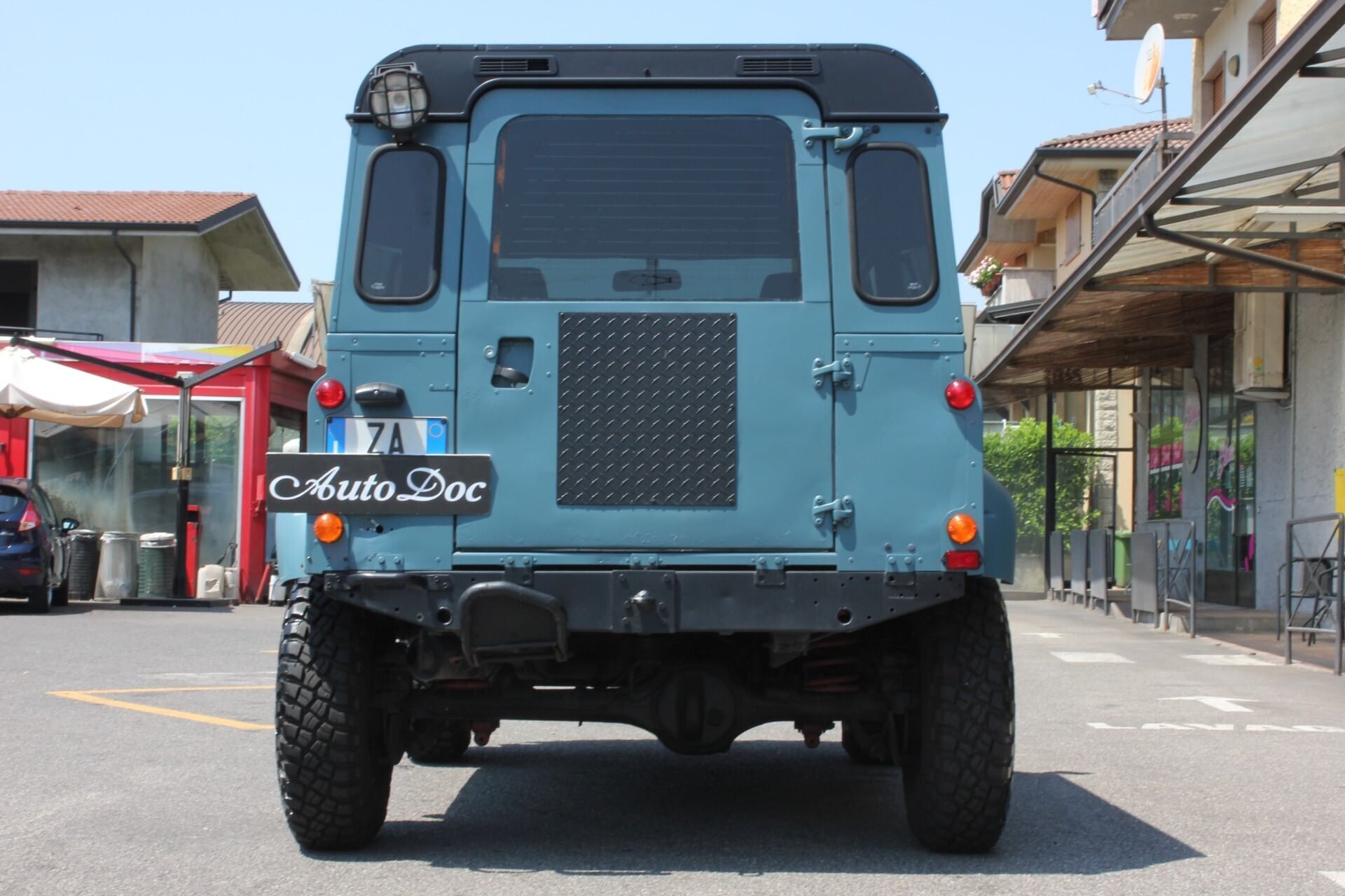 Land Rover Defender