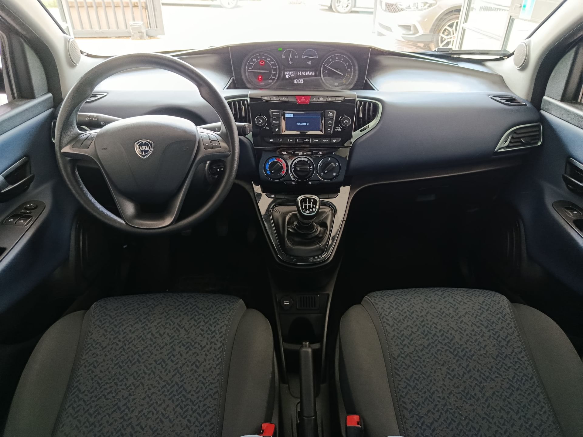 Lancia Ypsilon