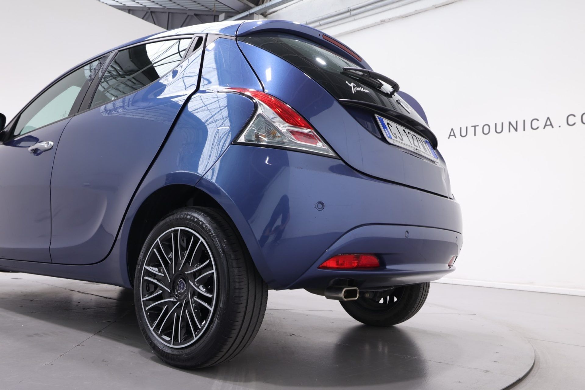 Lancia Ypsilon