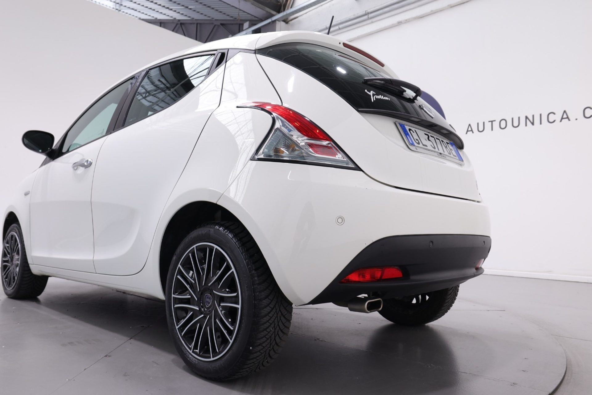 Lancia Ypsilon