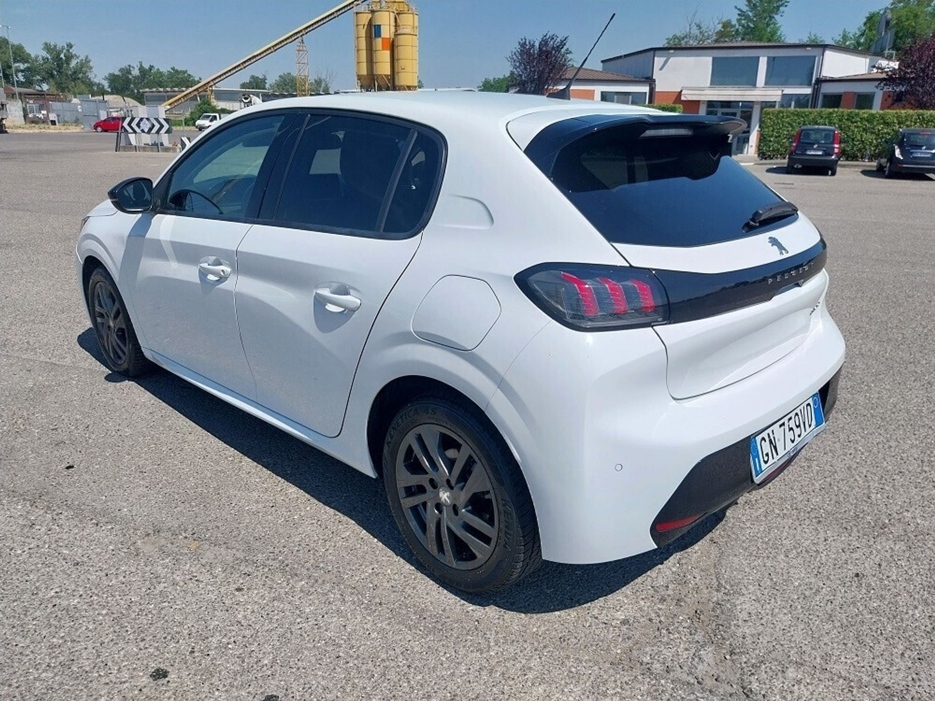 Peugeot 208