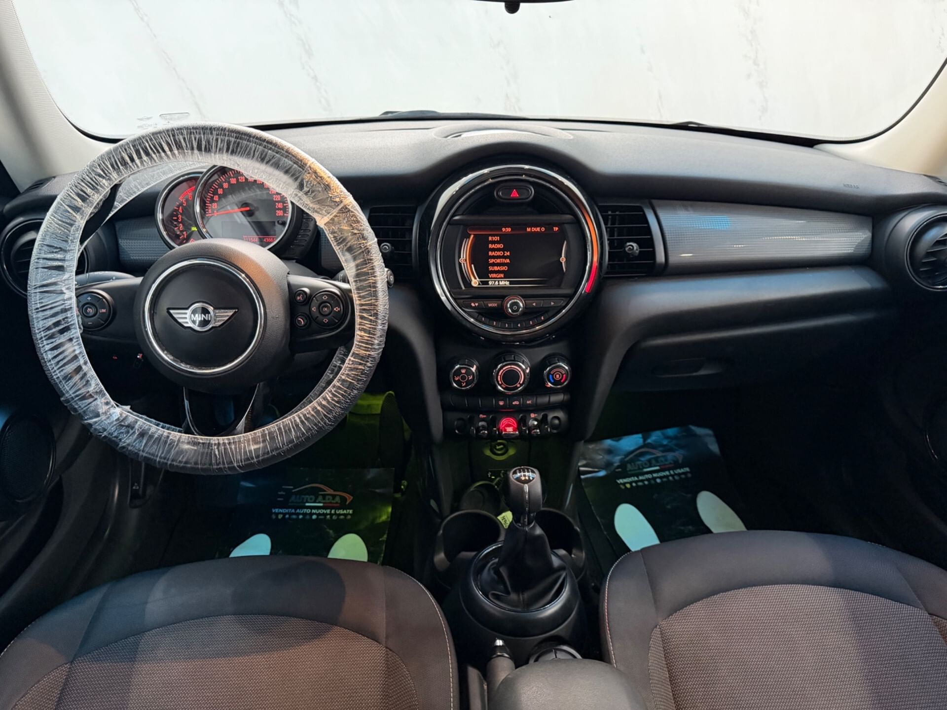 MINI 1.5 Cooper D Hype 5