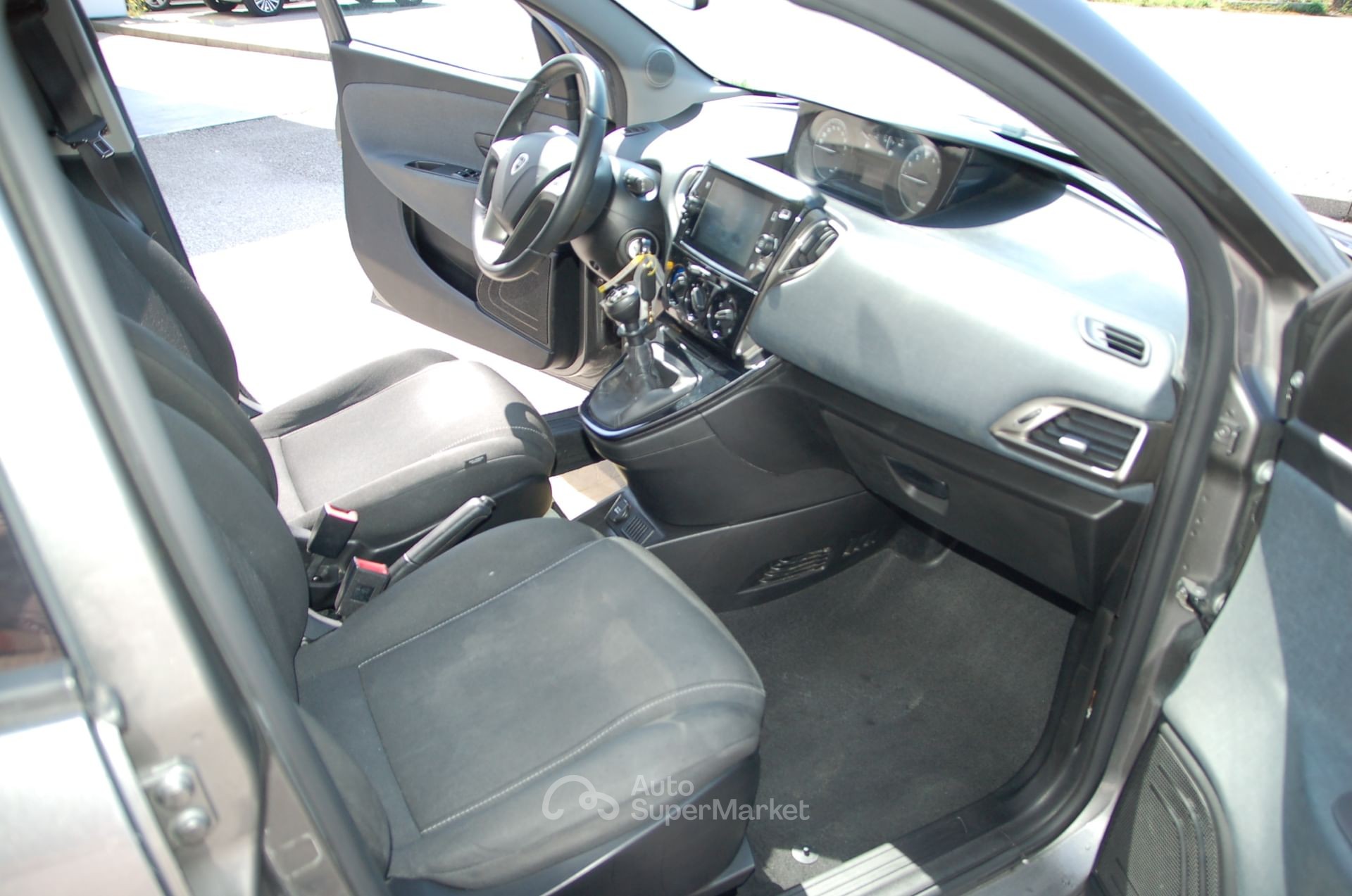 Lancia Ypsilon 1.0 FireFly hybrid, OK Neopatentati!