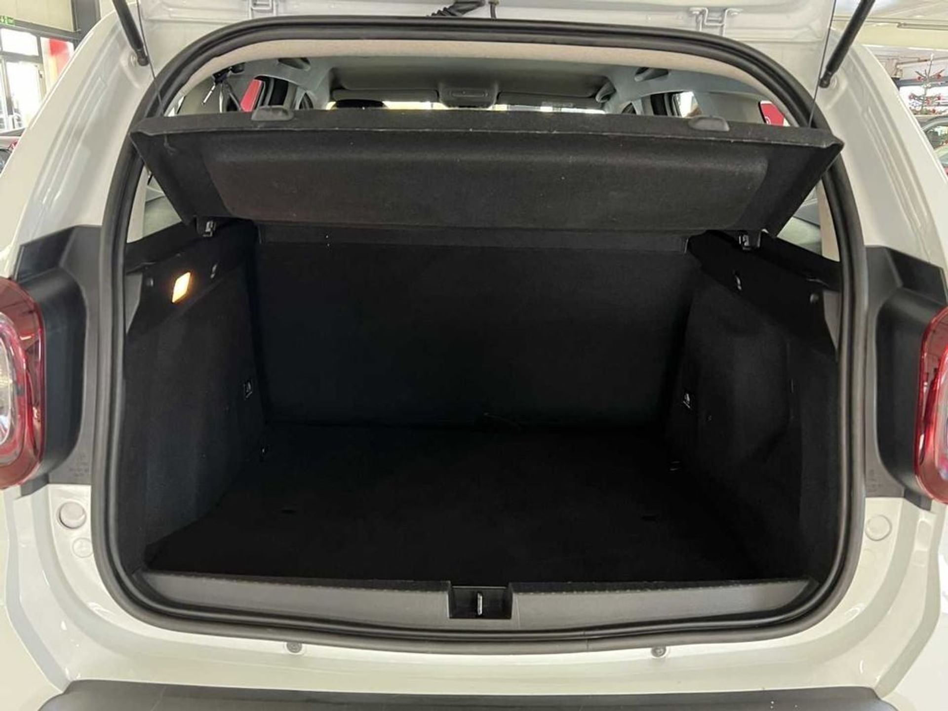 Dacia 1.0 TCe 100 CV - Interno baule
