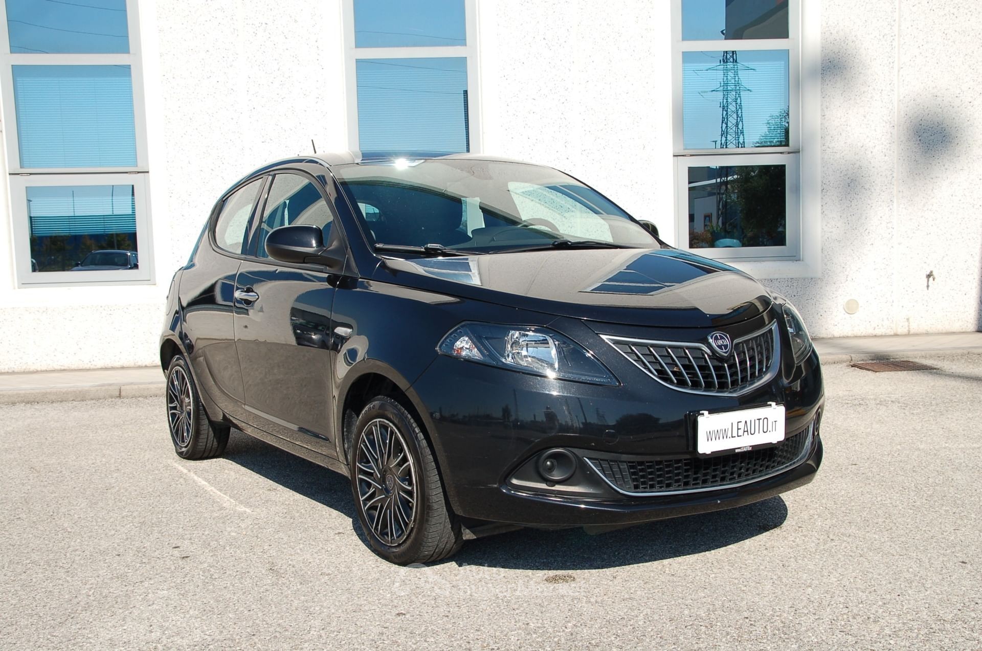 Lancia Ypsilon 1.0 FireFly hybrid SILVER PLUS