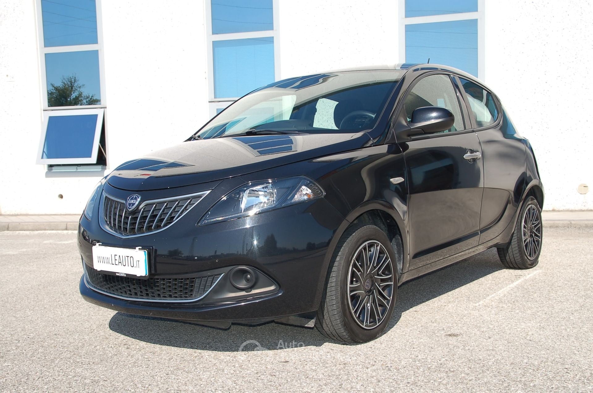 Lancia Ypsilon 1.0 FireFly hybrid SILVER PLUS