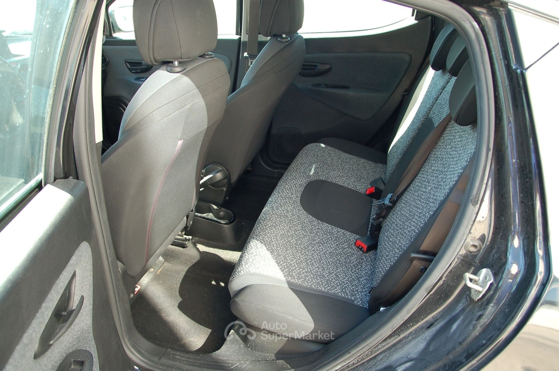 Lancia Ypsilon 1.0 FireFly hybrid SILVER PLUS