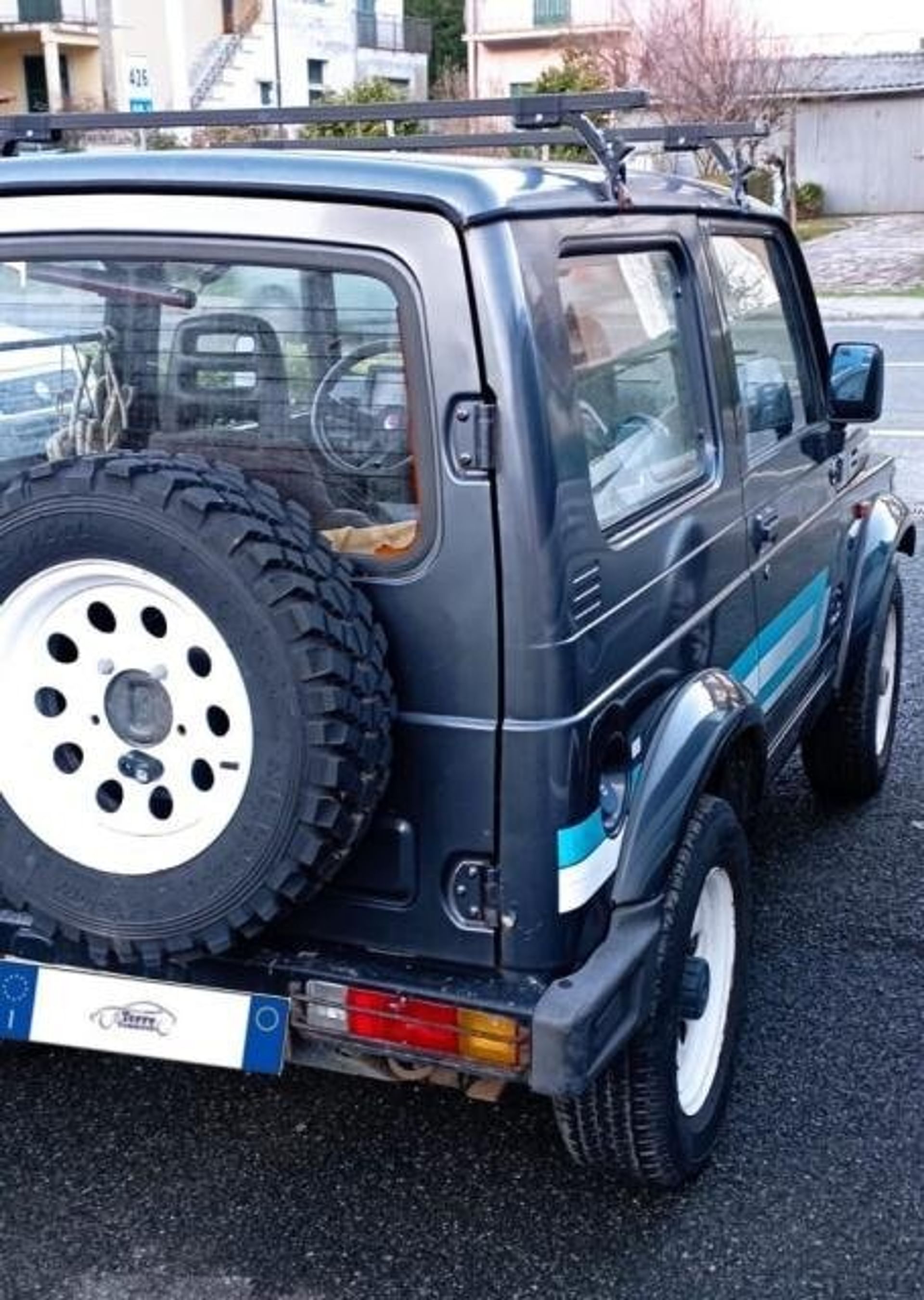 Suzuki Samurai