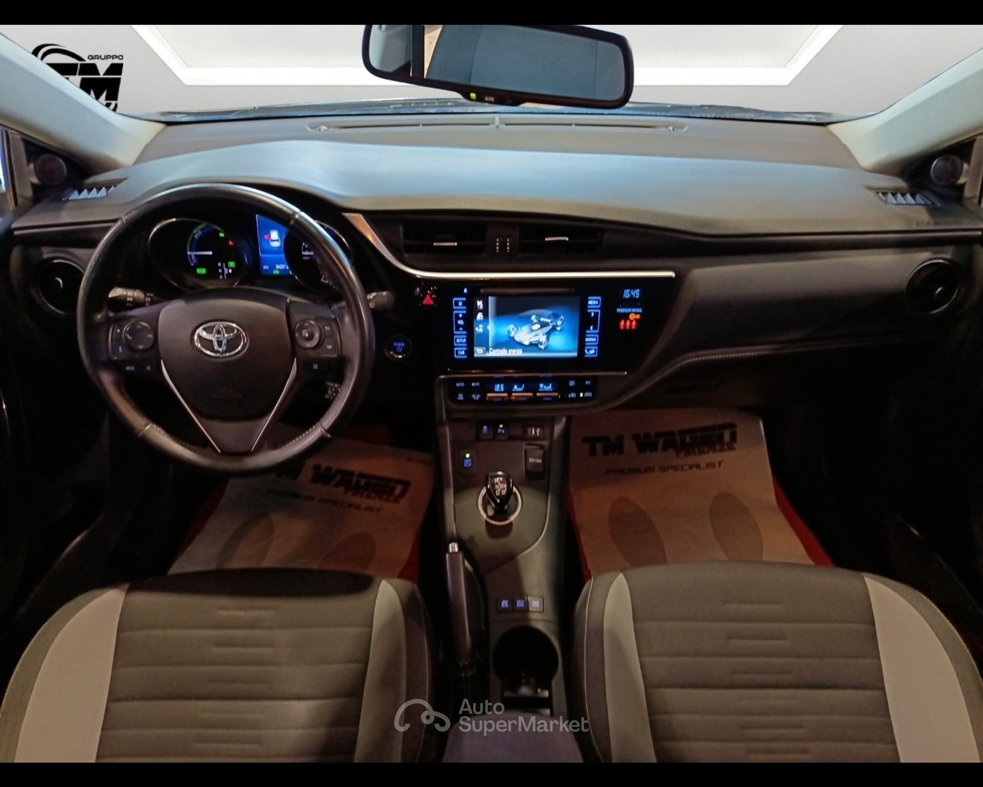 2015 Toyota AURIS