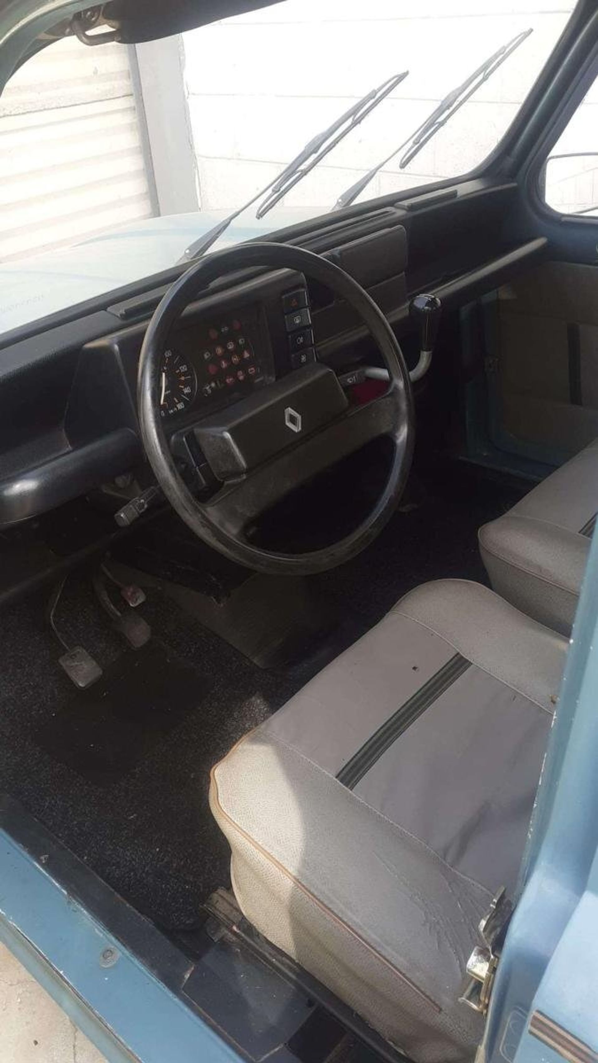 Renault 9