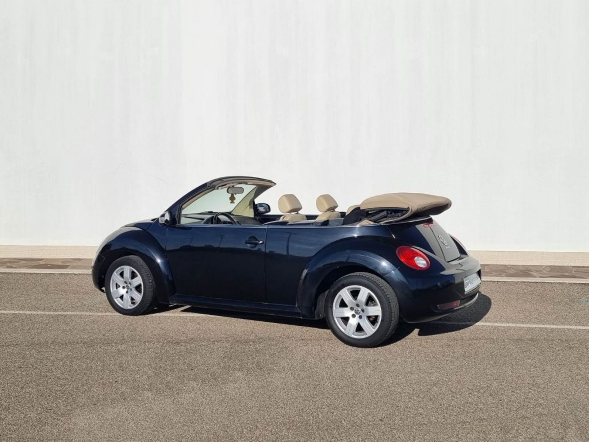 Volkswagen New Beetle
