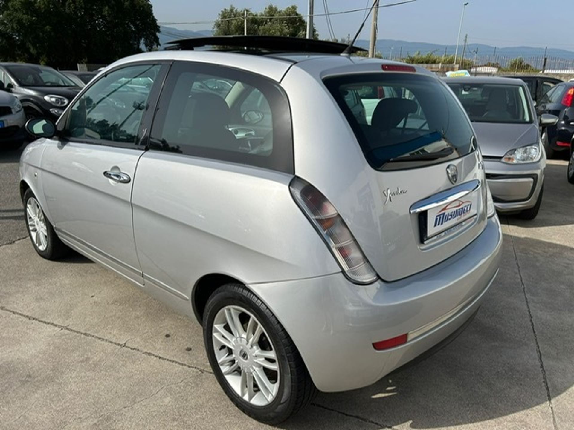 Lancia Ypsilon