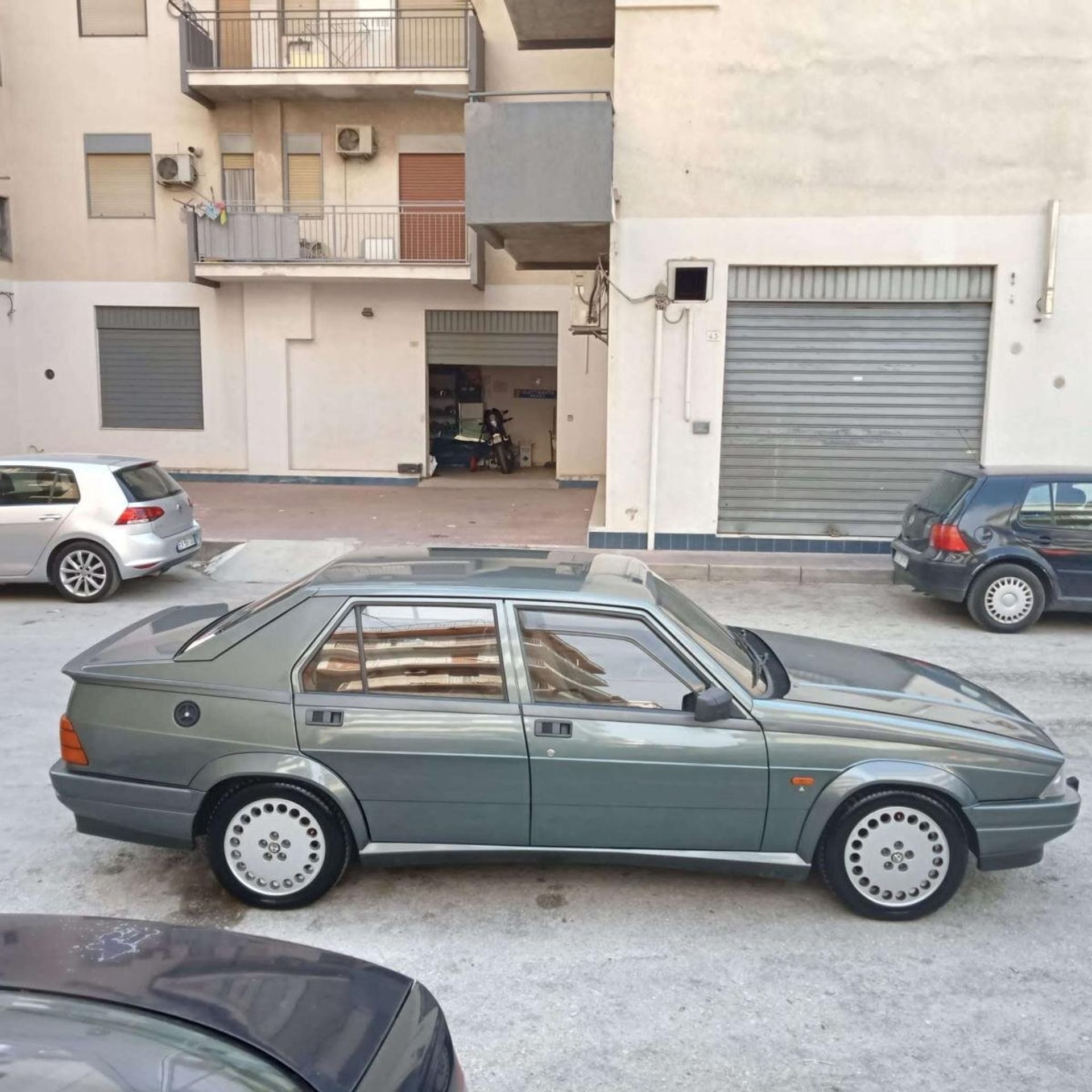 Alfa Romeo 75