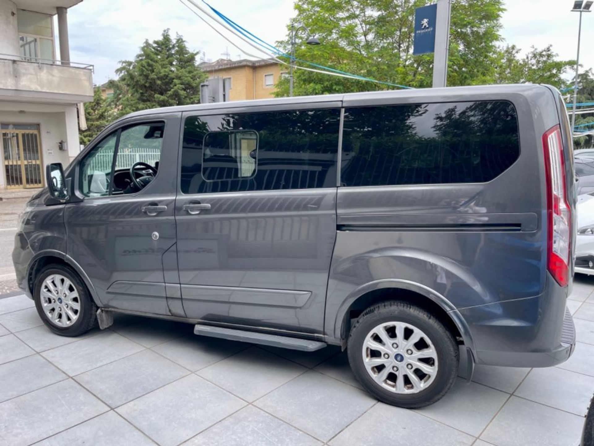 Ford Tourneo Custom