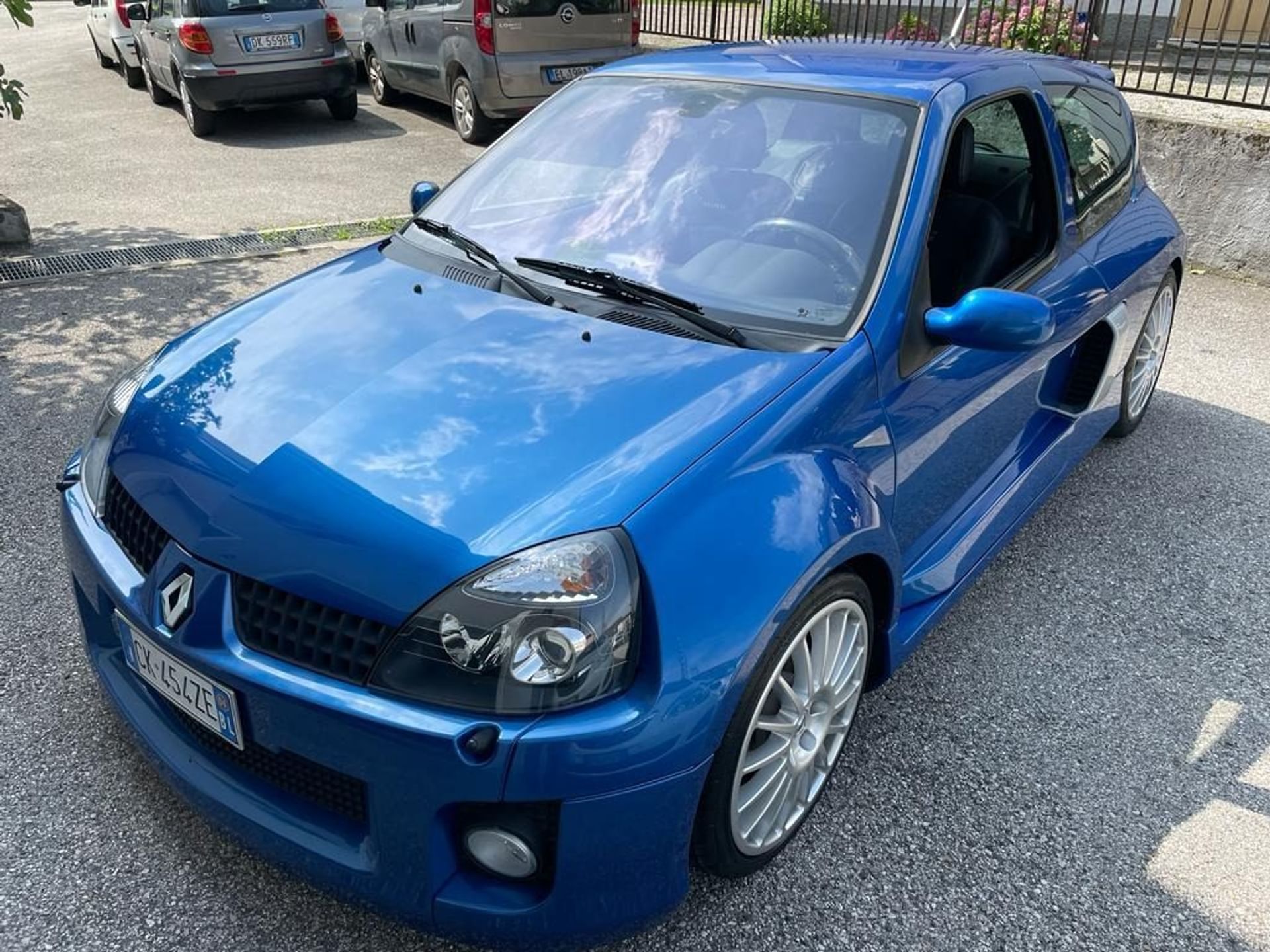 Renault Clio 3.0 V6 24V