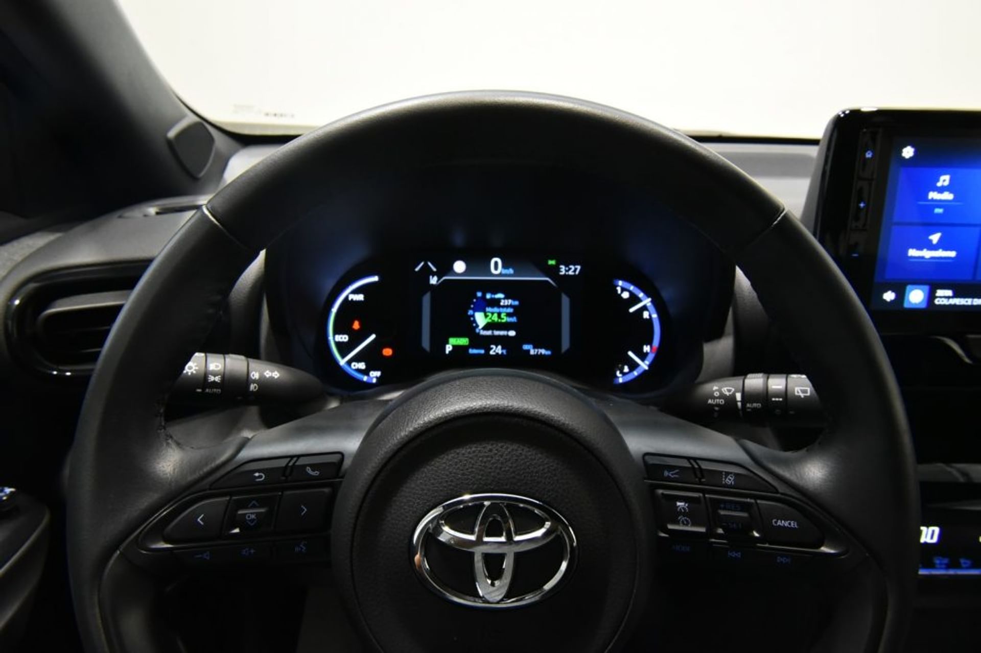 Toyota 1.5 Hybrid - Volante