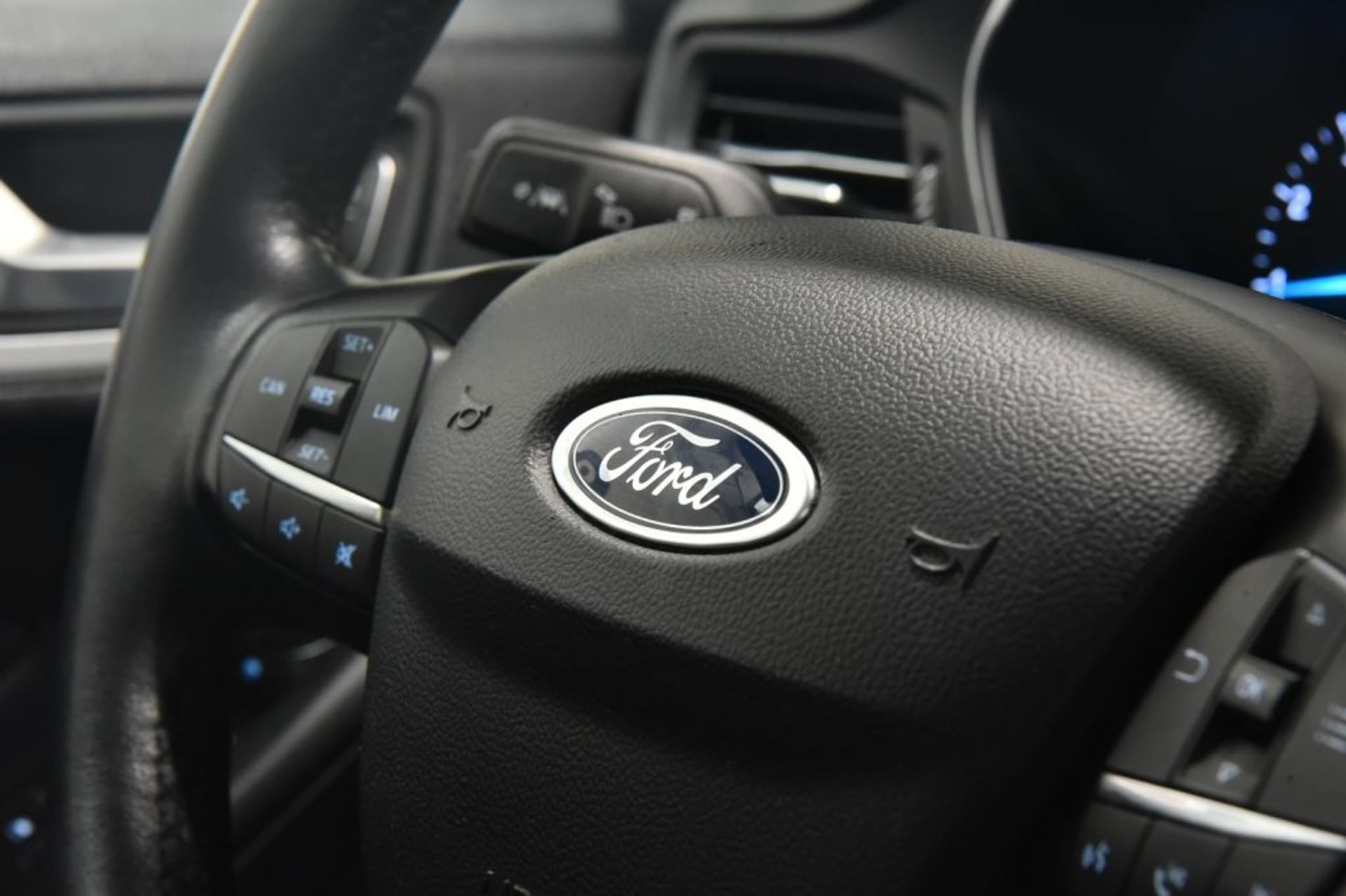 Ford 1.0 EcoBoost 100 CV - Volante