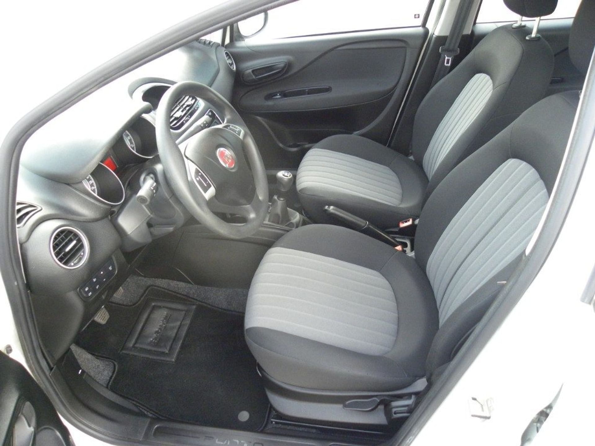 SEDILE ANTERIORE SX FIAT PUNTO 5 PORTE - Annunci Treviso